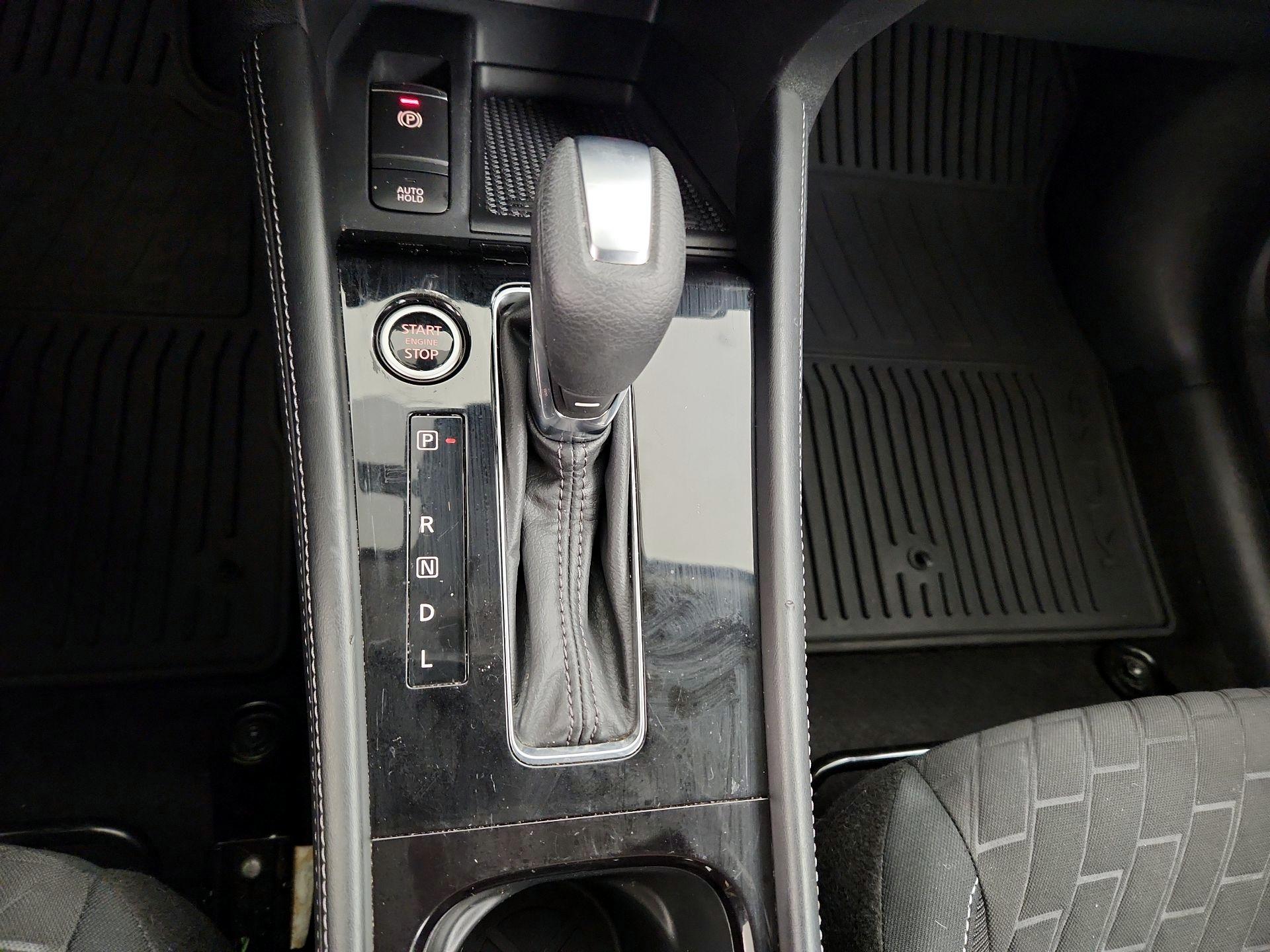 Thumbnail: 2022 Nissan Kicks - 17