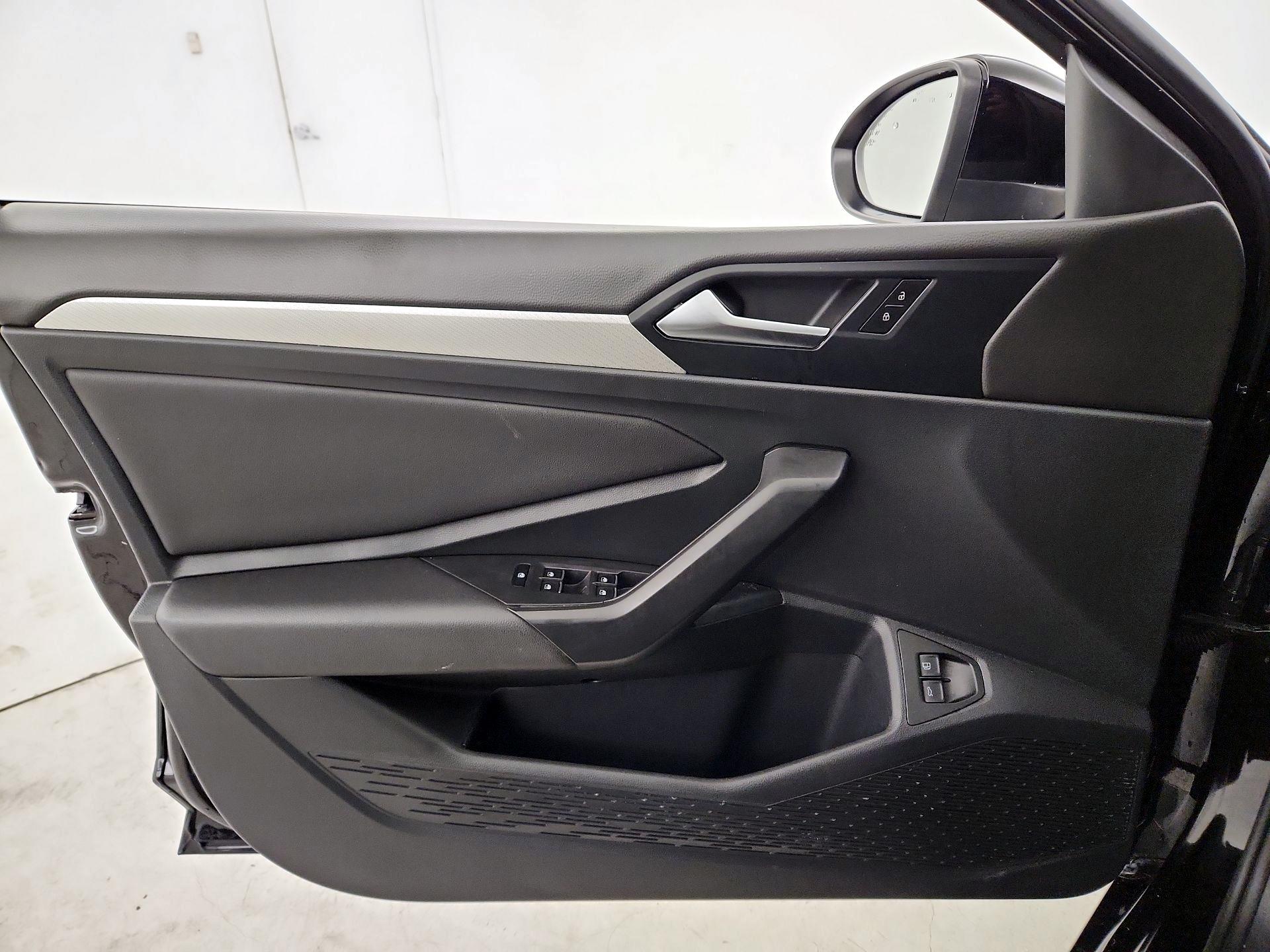 Thumbnail: 2021 Volkswagen Jetta - 12