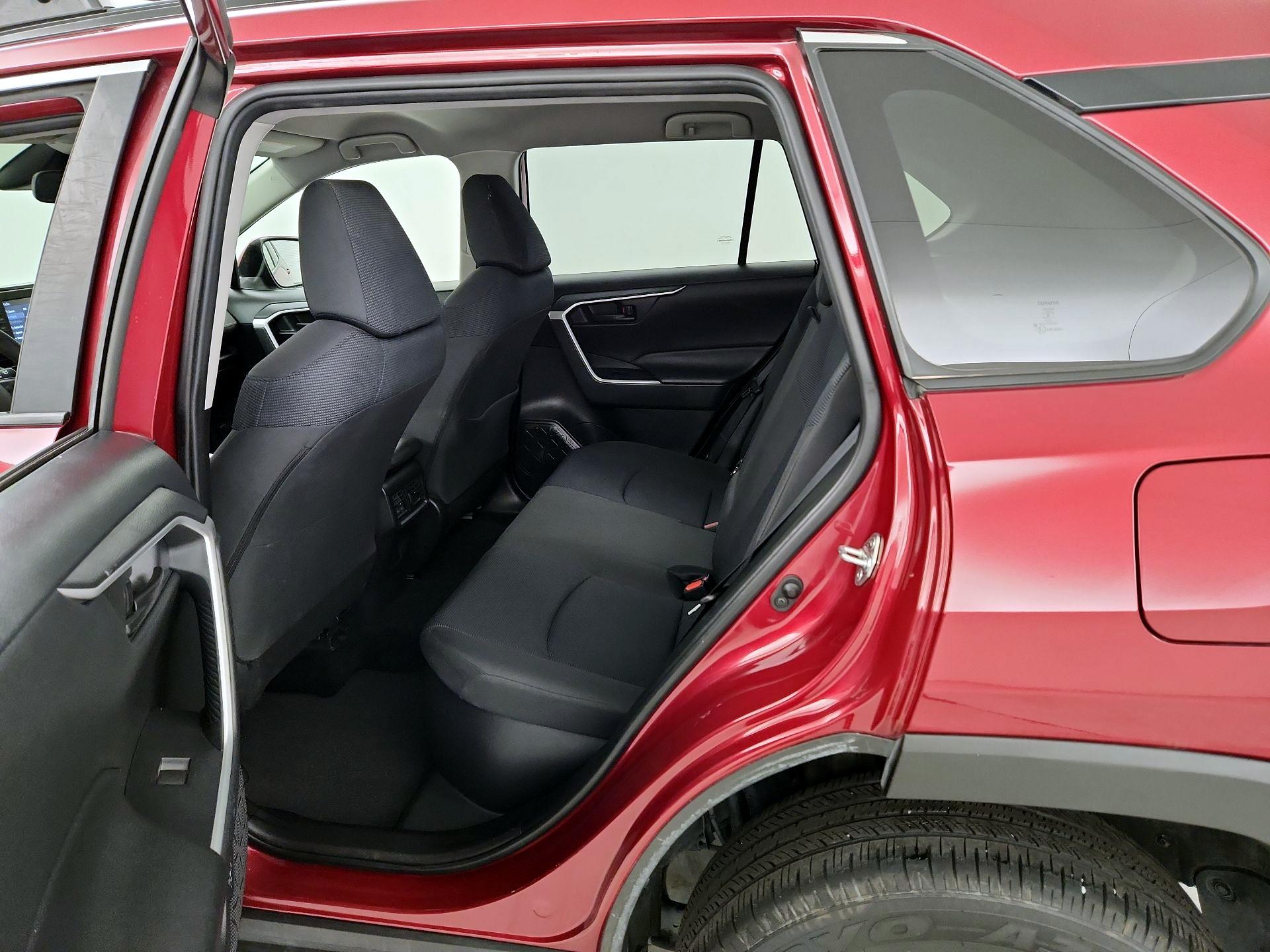 Thumbnail: 2022 Toyota RAV4 - 19