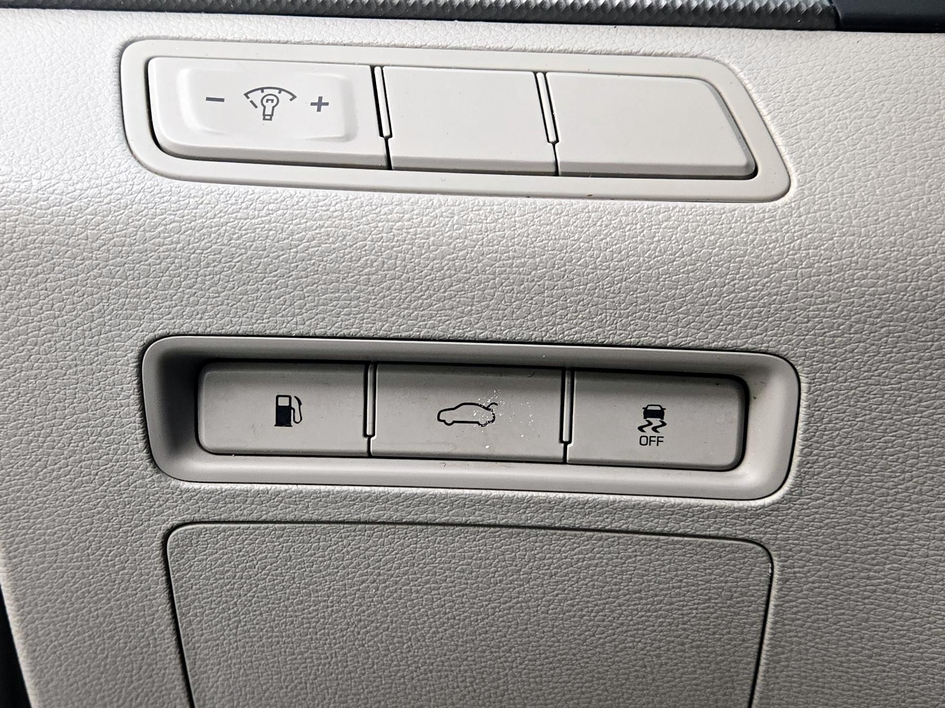 Thumbnail: 2015 Hyundai Sonata - 13