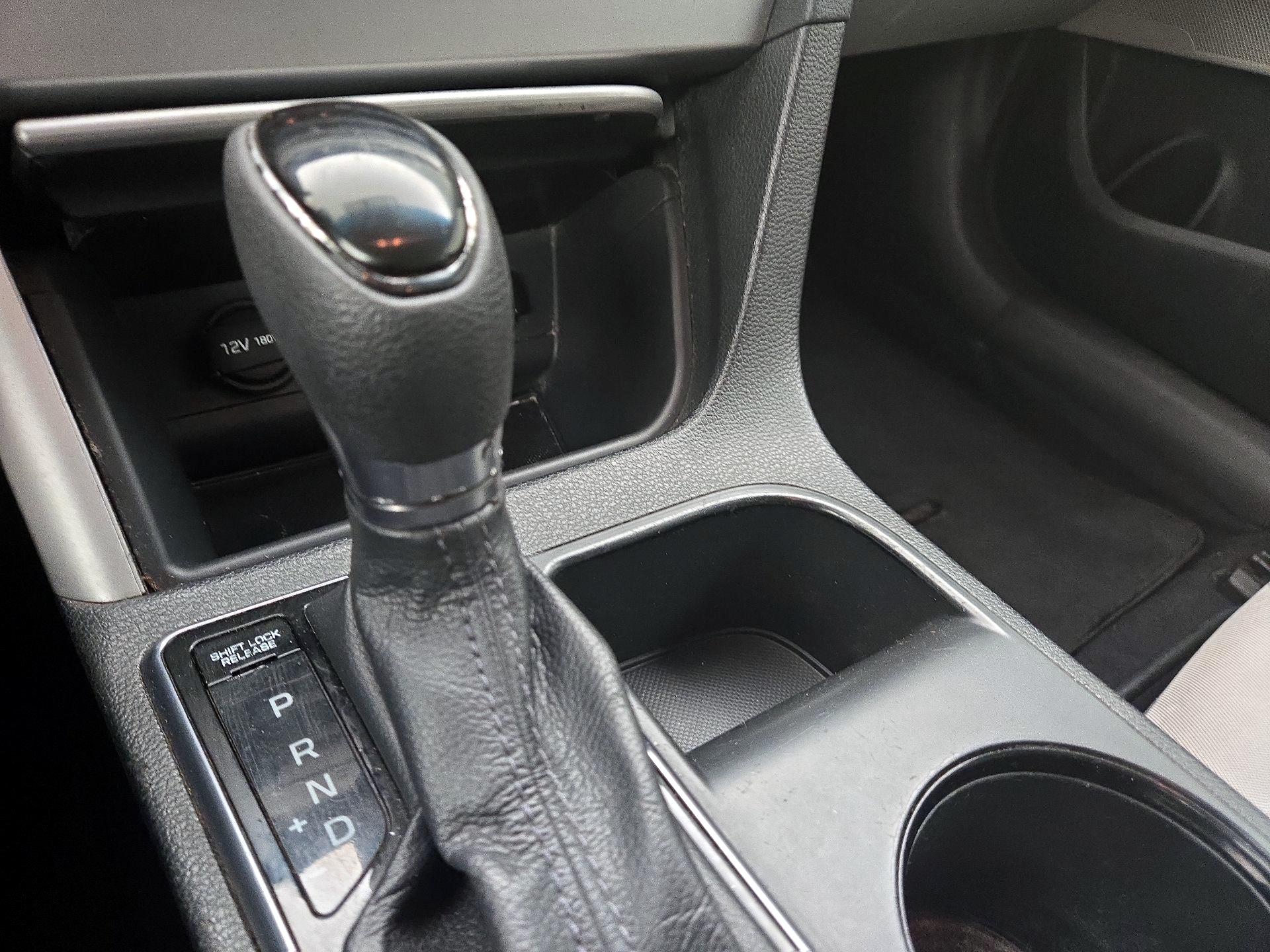 Thumbnail: 2015 Hyundai Sonata - 16