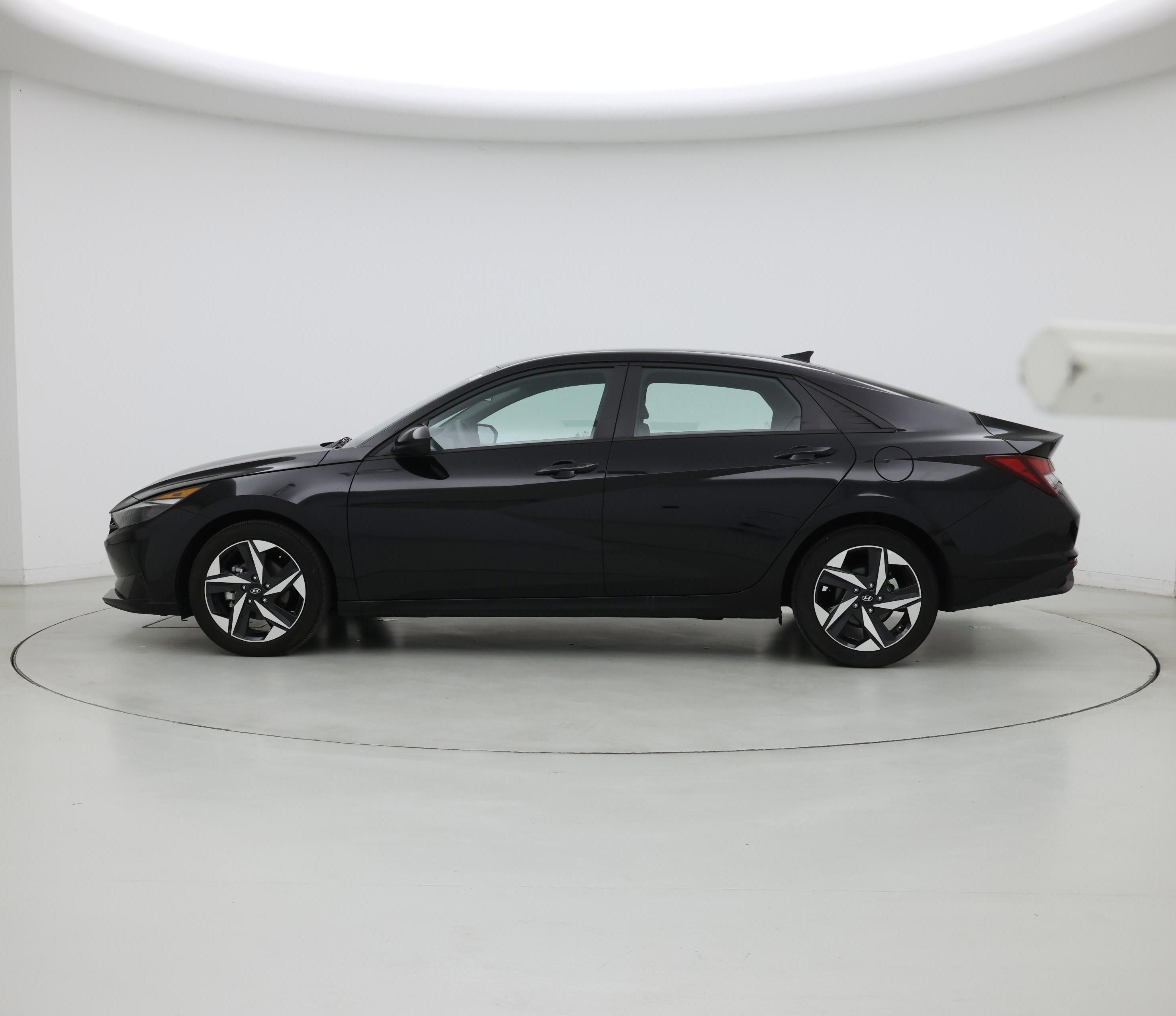 Thumbnail: 2023 Hyundai Elantra - 3
