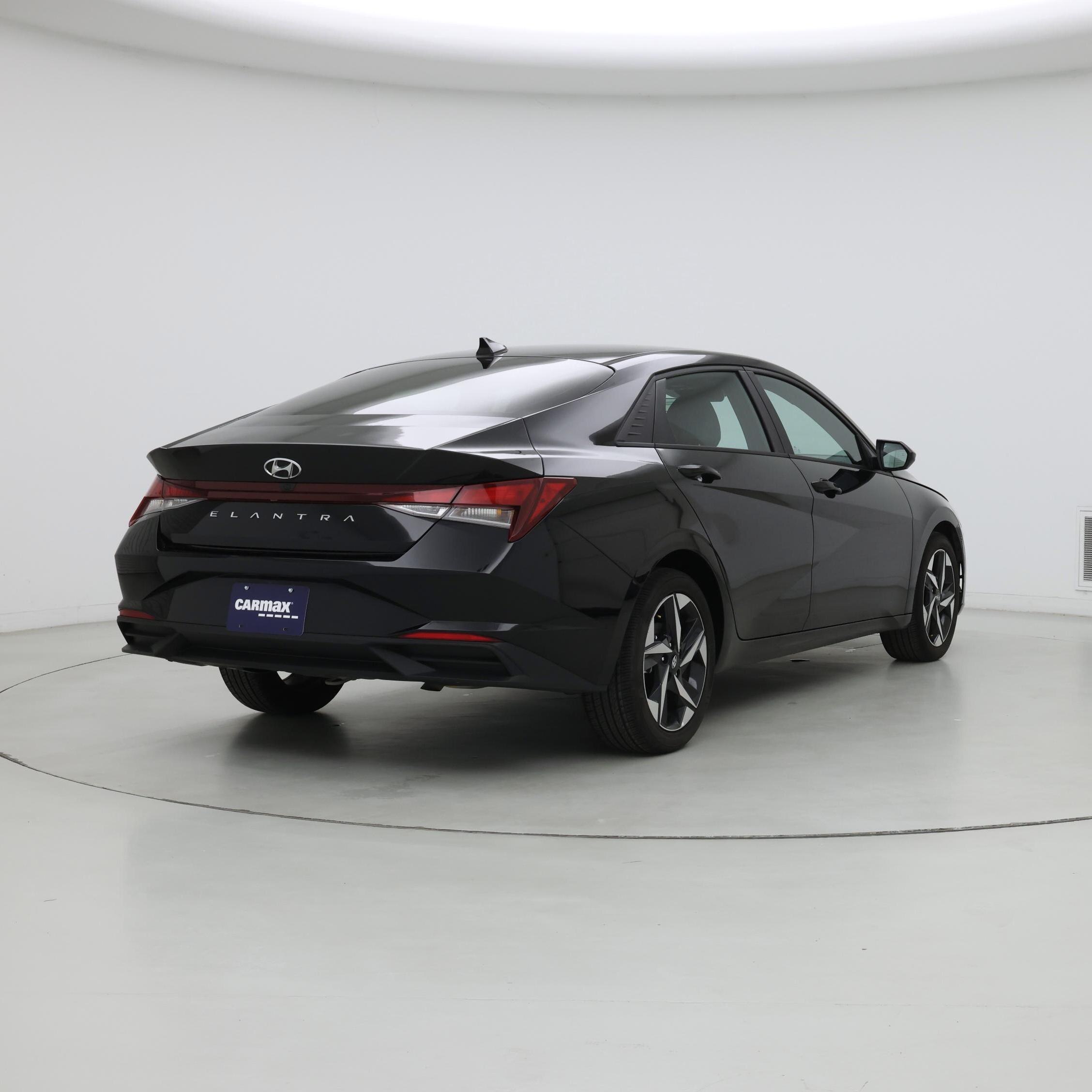 Thumbnail: 2023 Hyundai Elantra - 8
