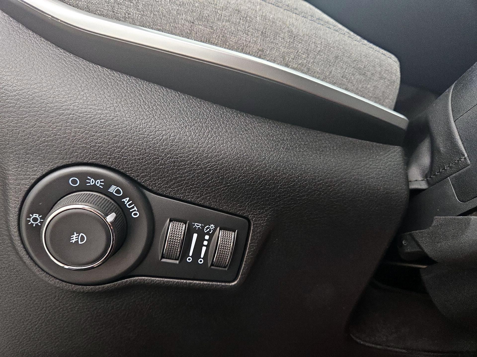 Thumbnail: 2022 Jeep Compass - 13