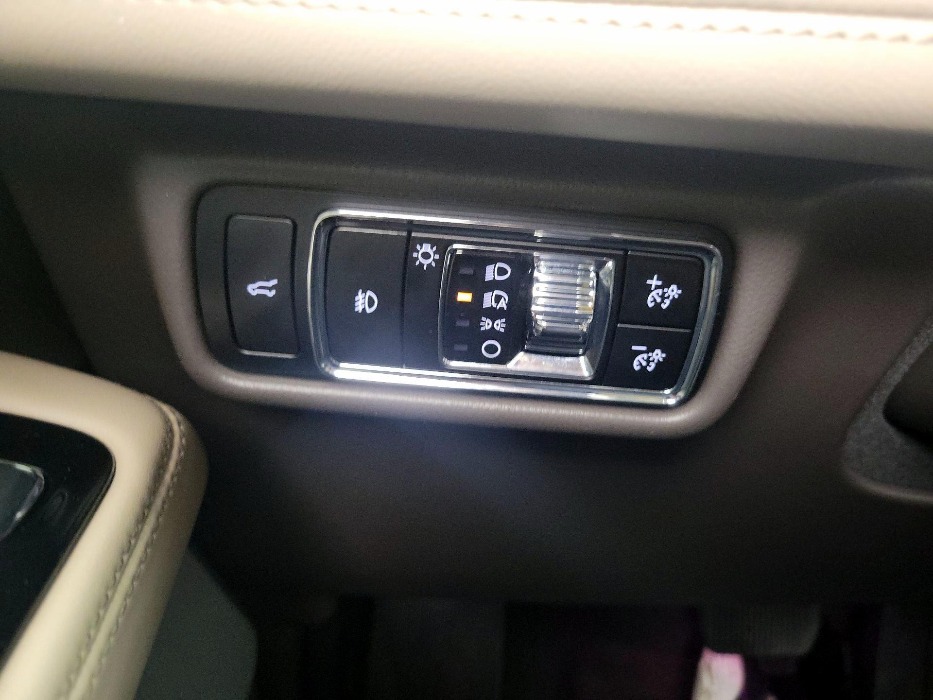 Thumbnail: 2024 Lincoln Aviator - 13