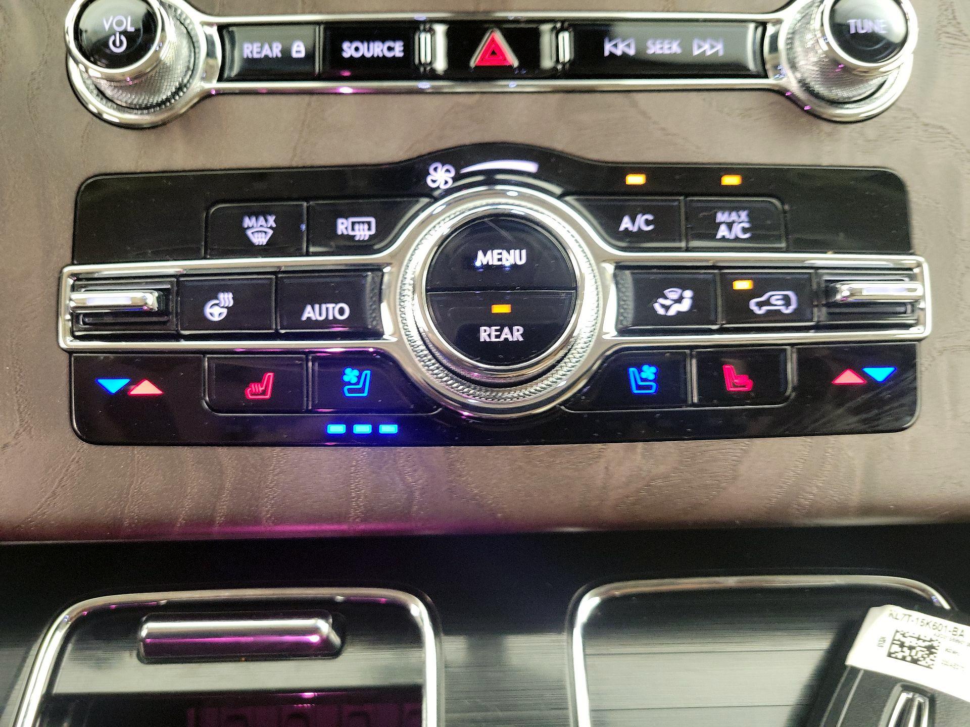 Thumbnail: 2024 Lincoln Aviator - 17