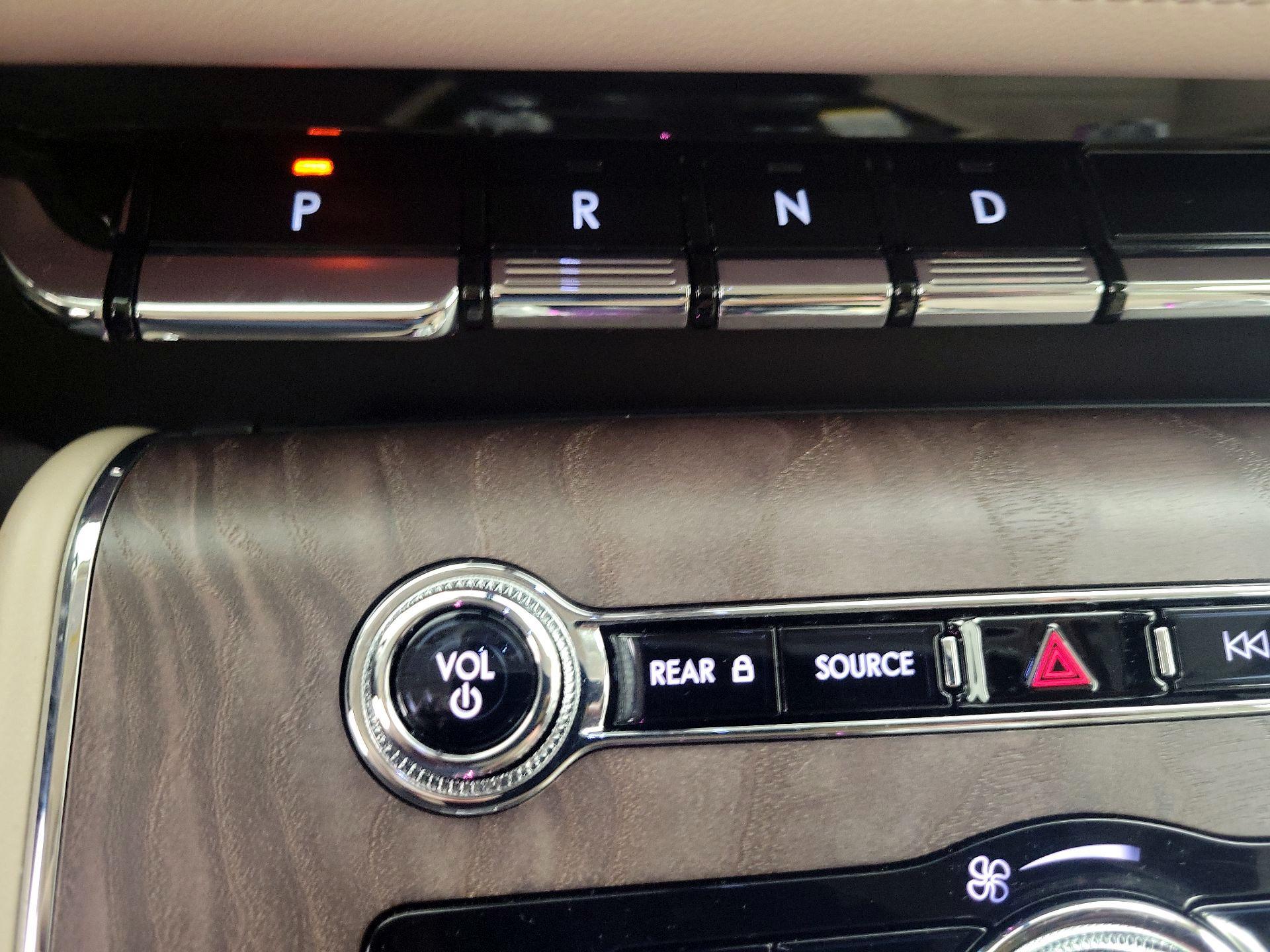 Thumbnail: 2024 Lincoln Aviator - 18