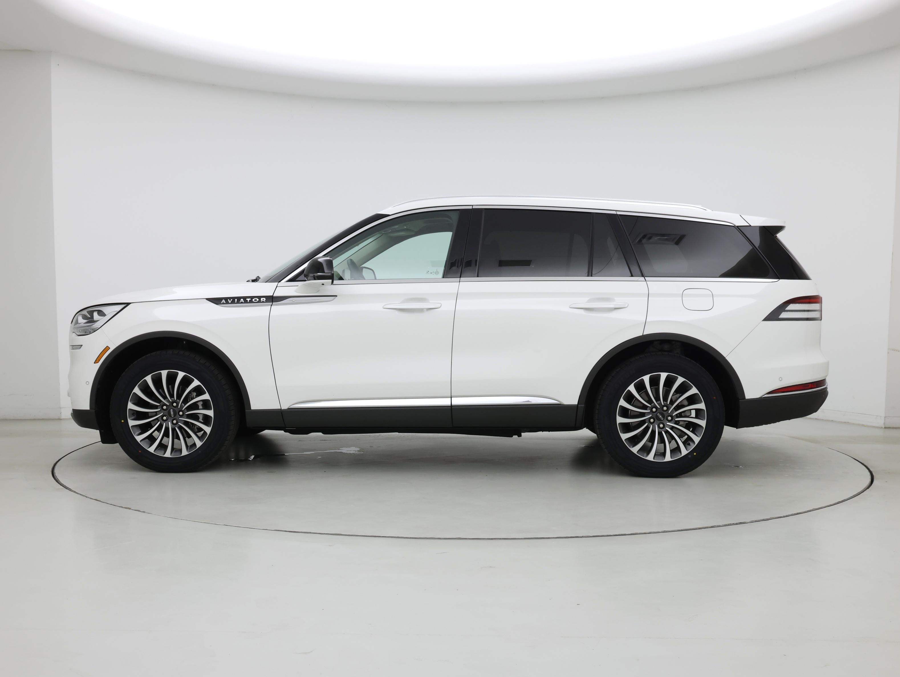Thumbnail: 2024 Lincoln Aviator - 3