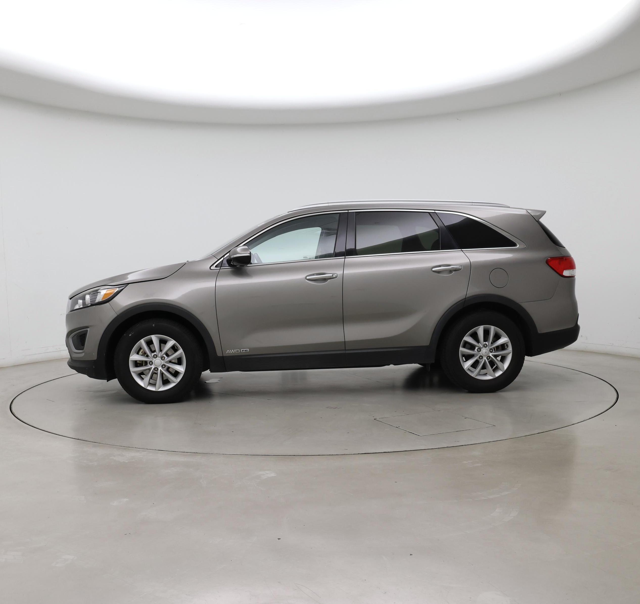 Thumbnail: 2018 Kia Sorento - 3