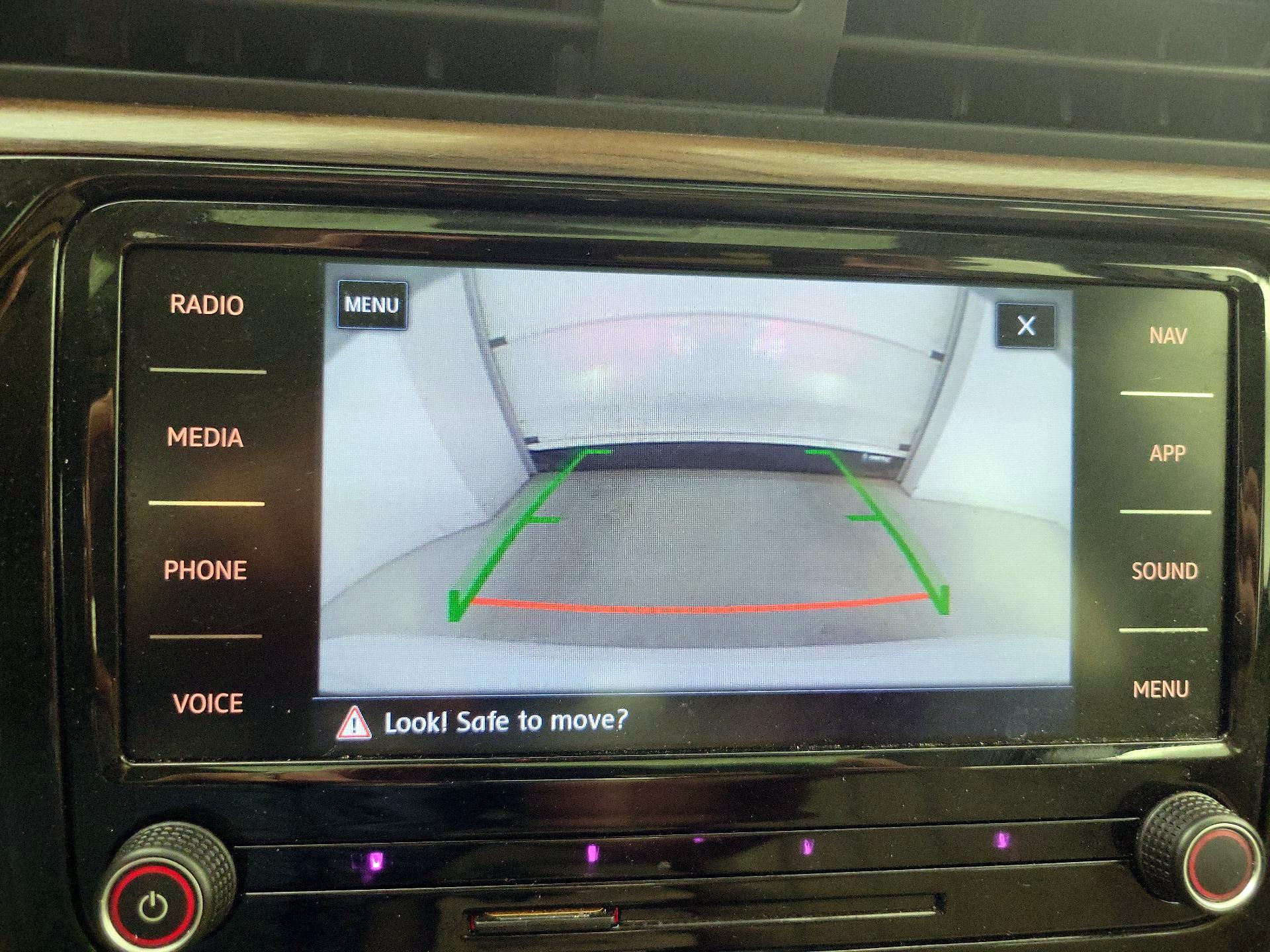 Thumbnail: 2020 Volkswagen Passat - 15