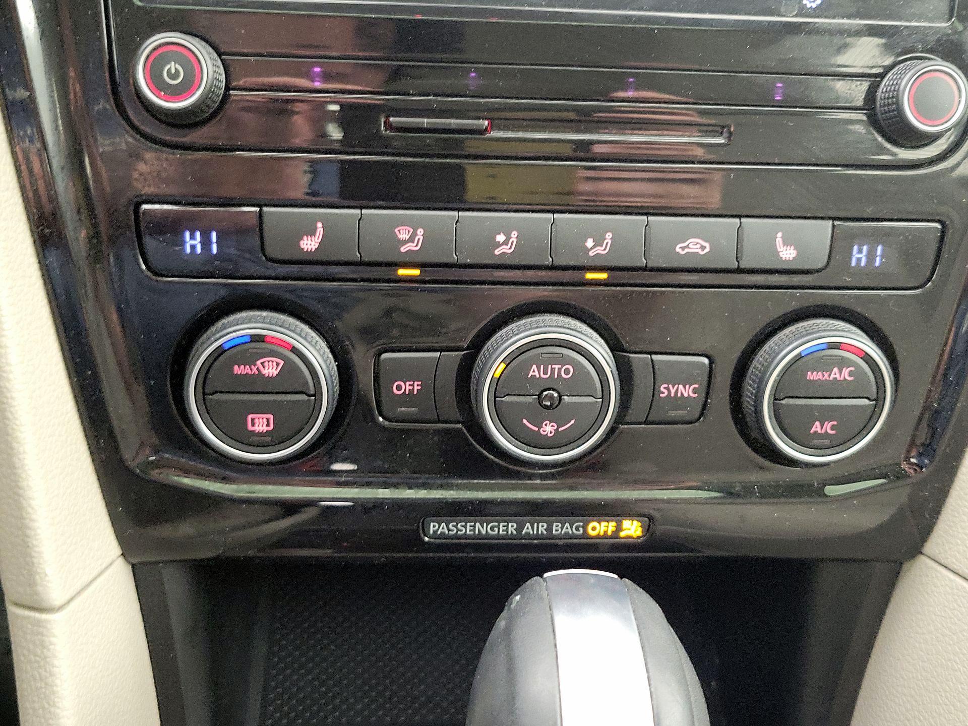 Thumbnail: 2020 Volkswagen Passat - 17