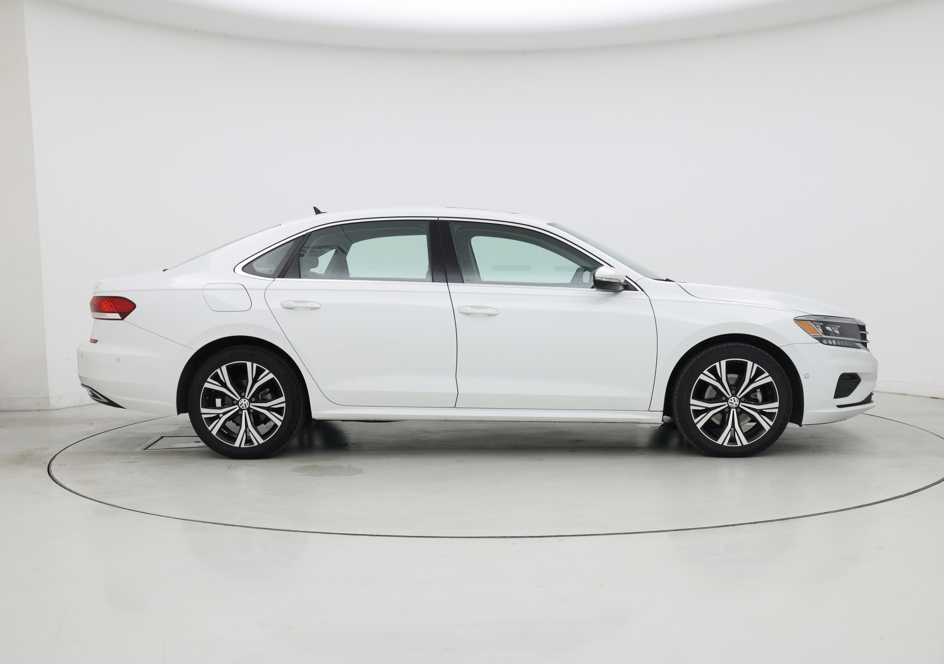 Thumbnail: 2020 Volkswagen Passat - 7