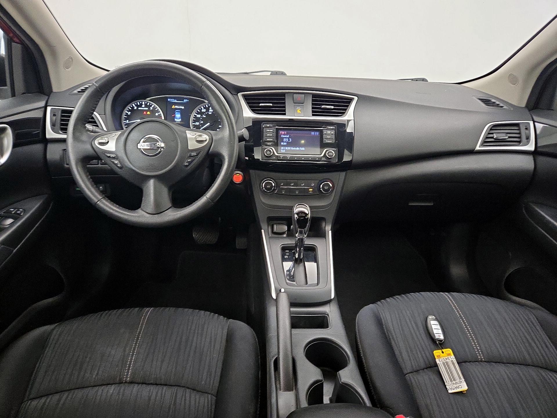 Thumbnail: 2016 Nissan Sentra - 9