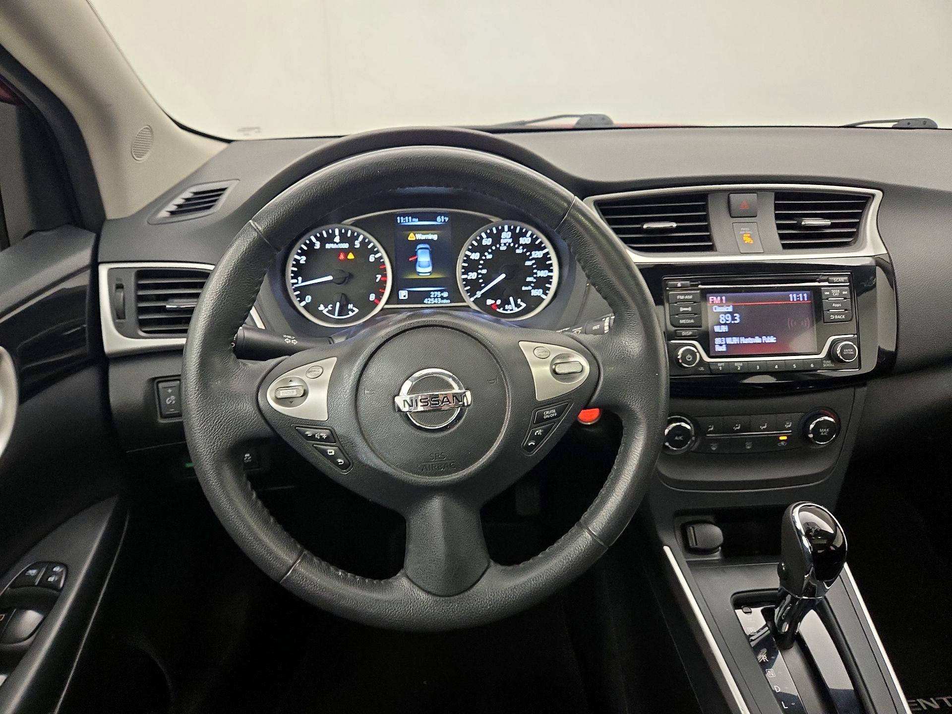 Thumbnail: 2016 Nissan Sentra - 10