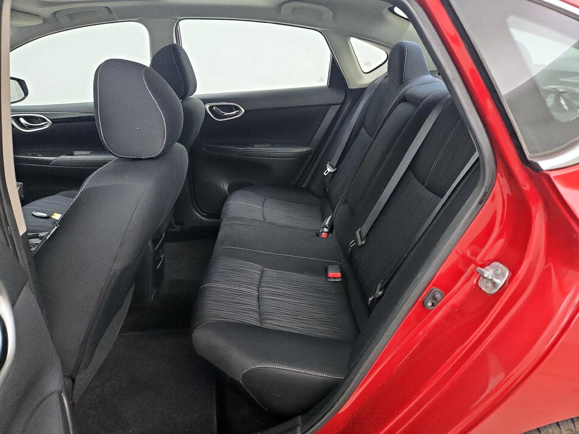 Thumbnail: 2016 Nissan Sentra - 20
