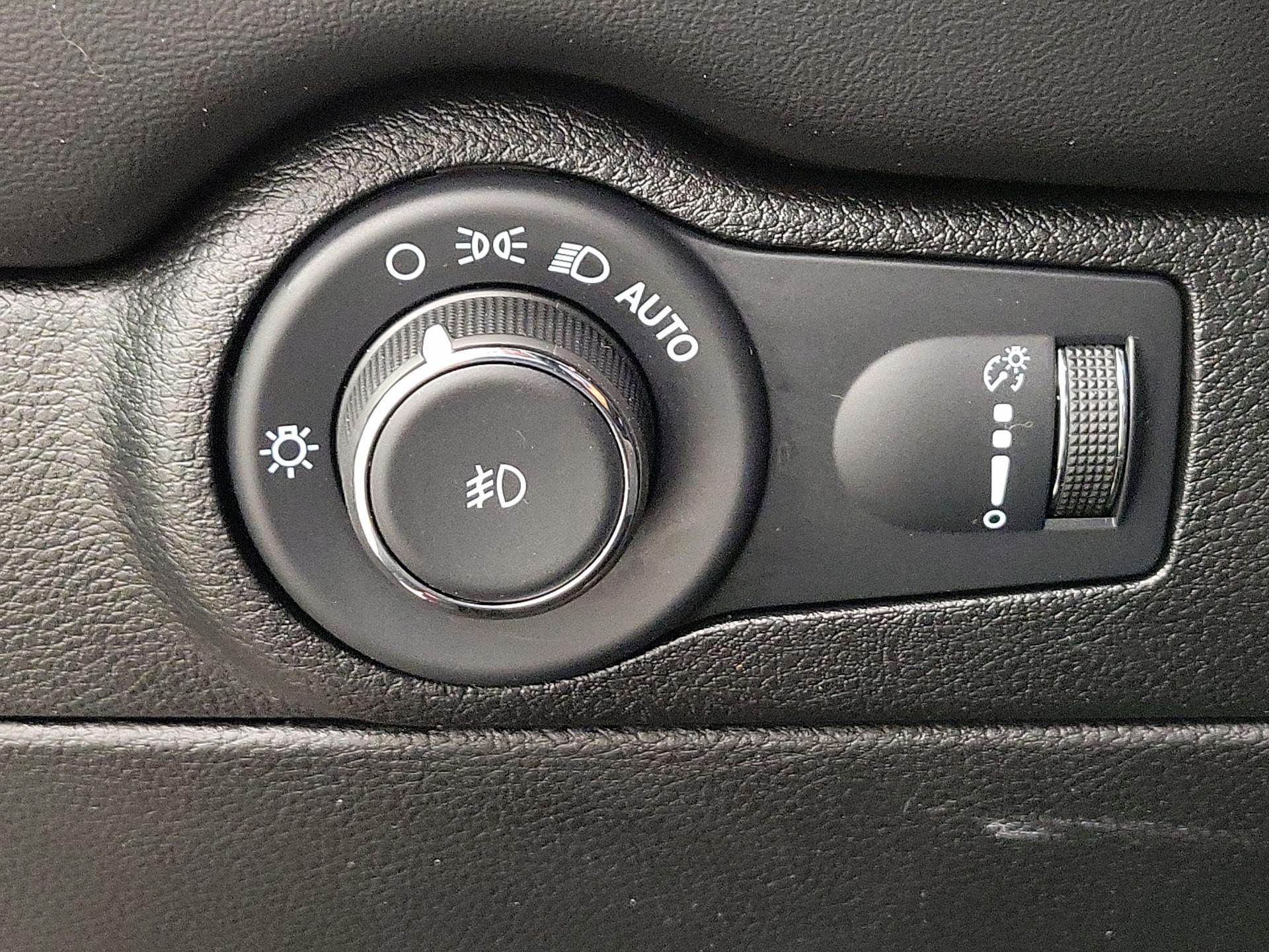 Thumbnail: 2022 Dodge Durango - 13