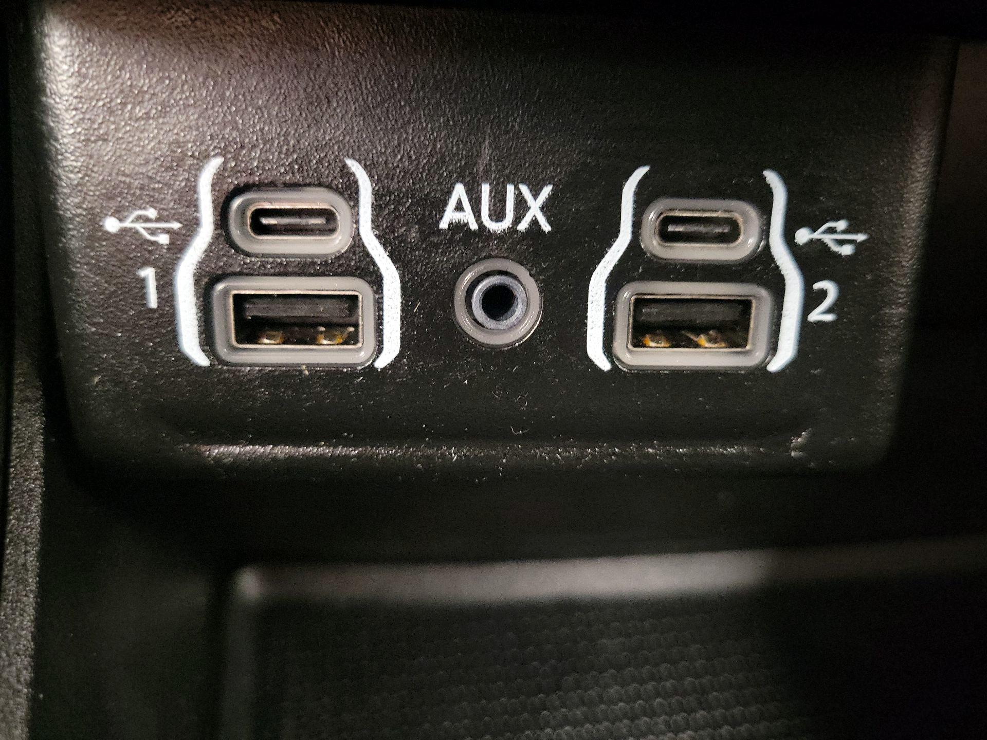 Thumbnail: 2022 Dodge Durango - 18