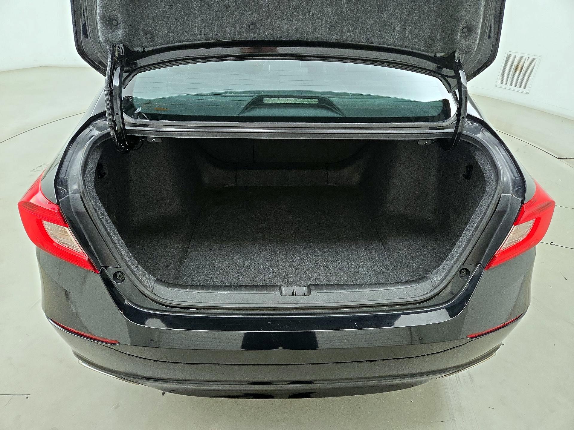 Thumbnail: 2018 Honda Accord - 20