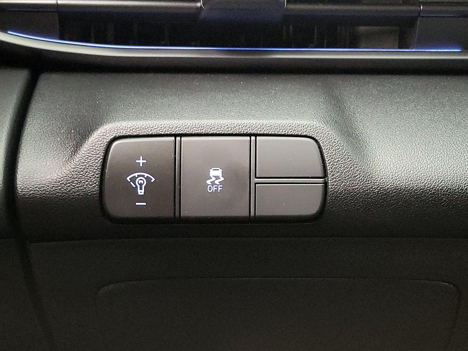 Thumbnail: 2025 Hyundai Elantra - 13