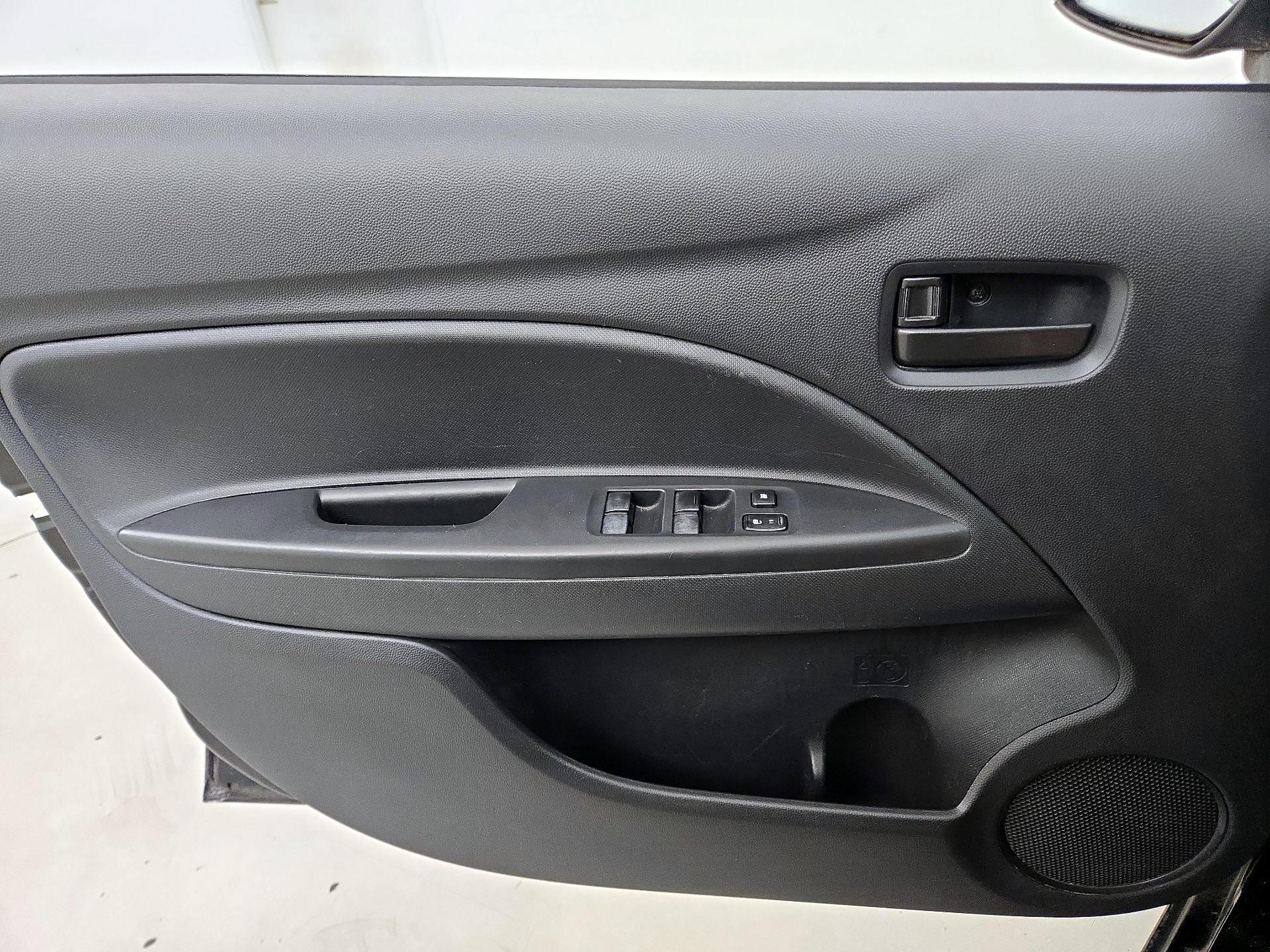 Thumbnail: 2015 Mitsubishi Mirage - 12