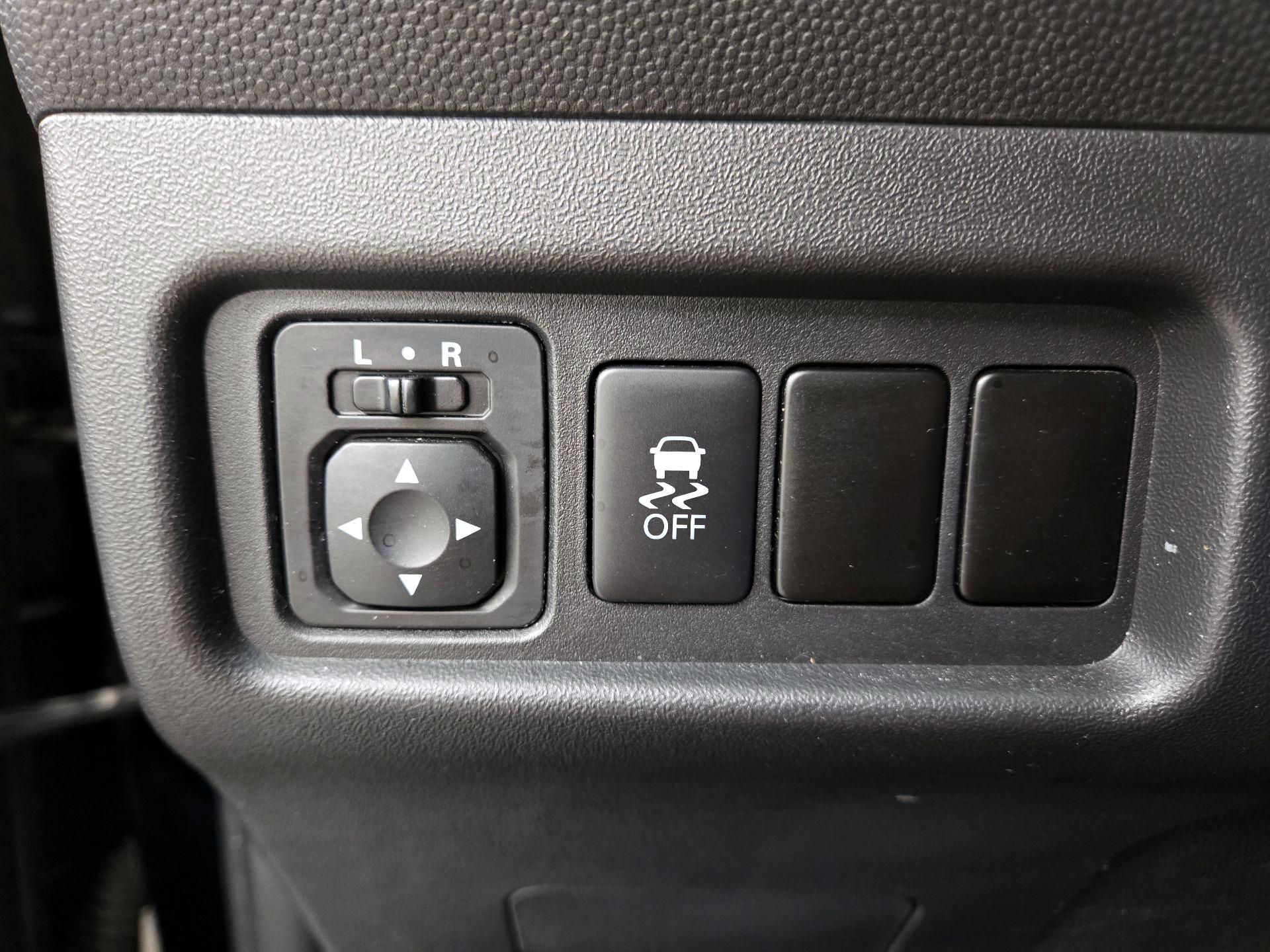 Thumbnail: 2015 Mitsubishi Mirage - 13