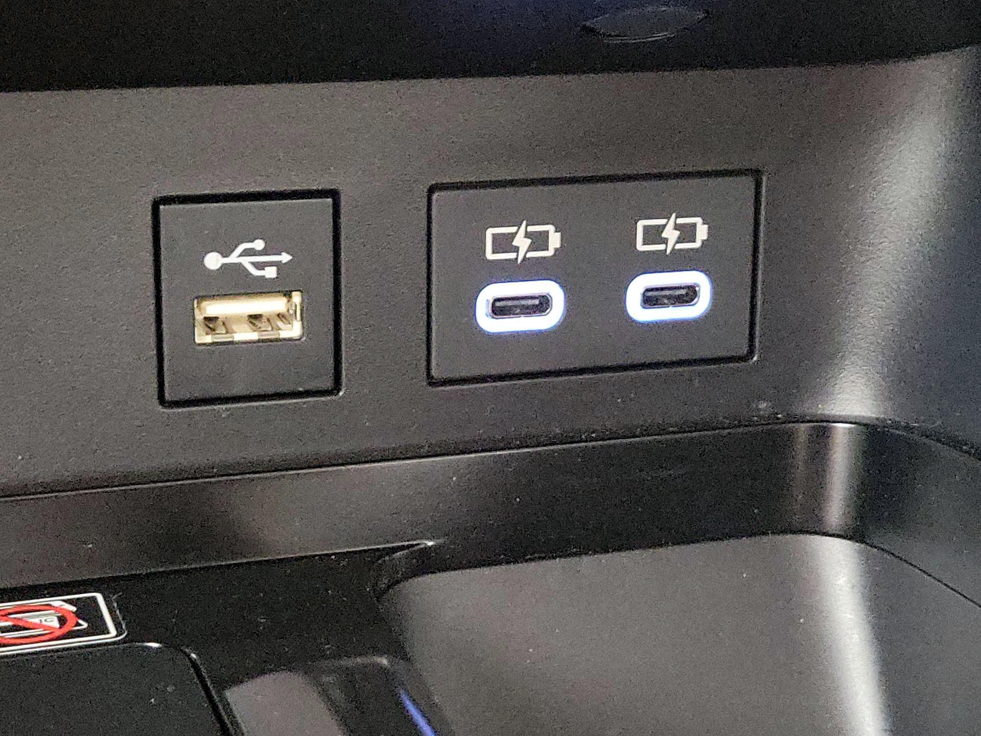 Thumbnail: 2025 Toyota Camry - 18