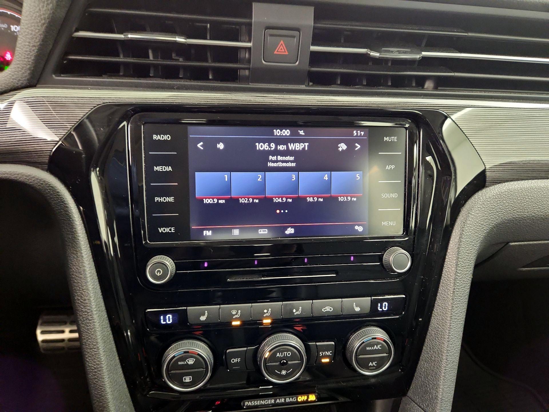 Thumbnail: 2020 Volkswagen Passat - 15