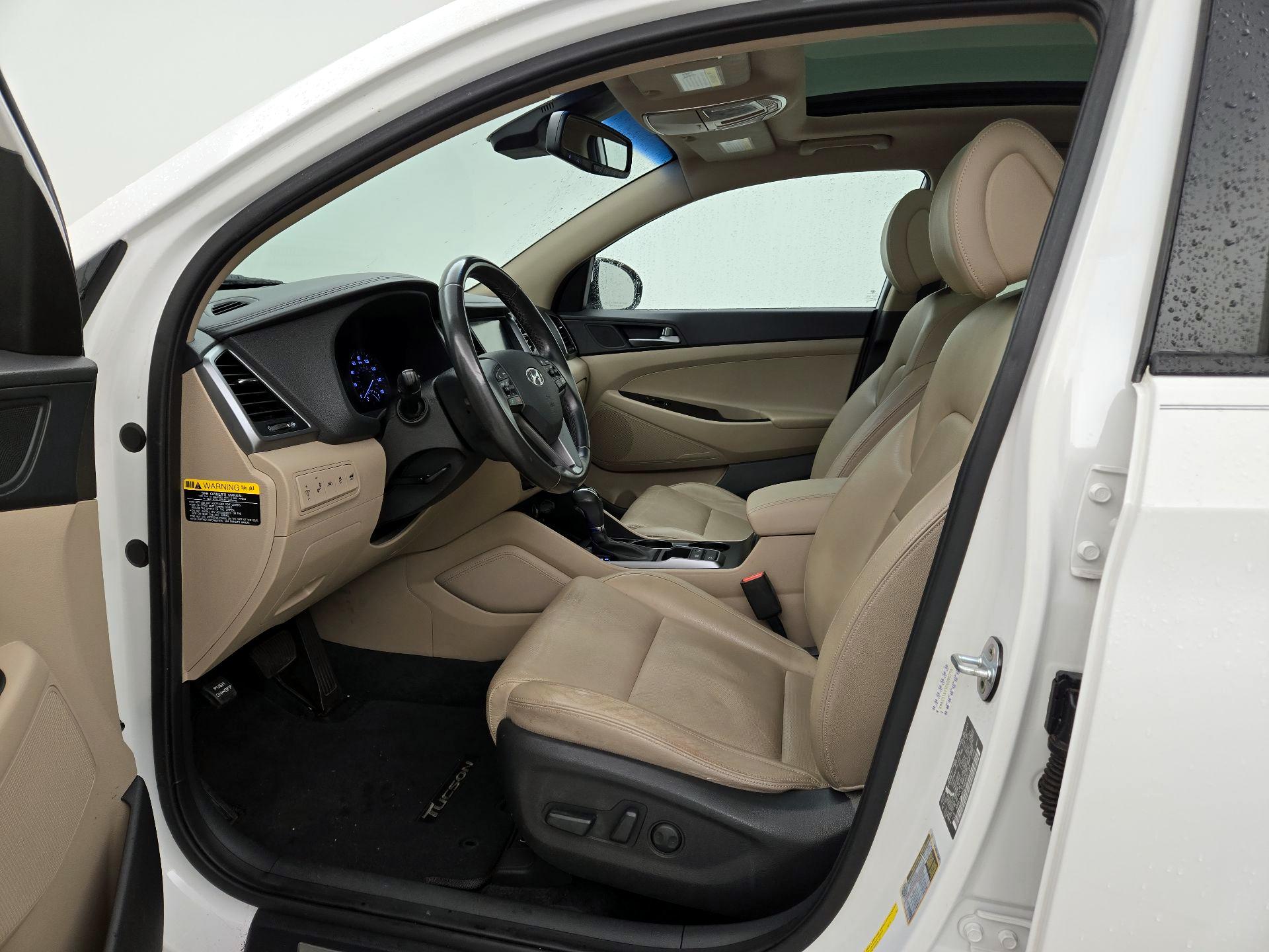 Thumbnail: 2016 Hyundai Tucson - 11