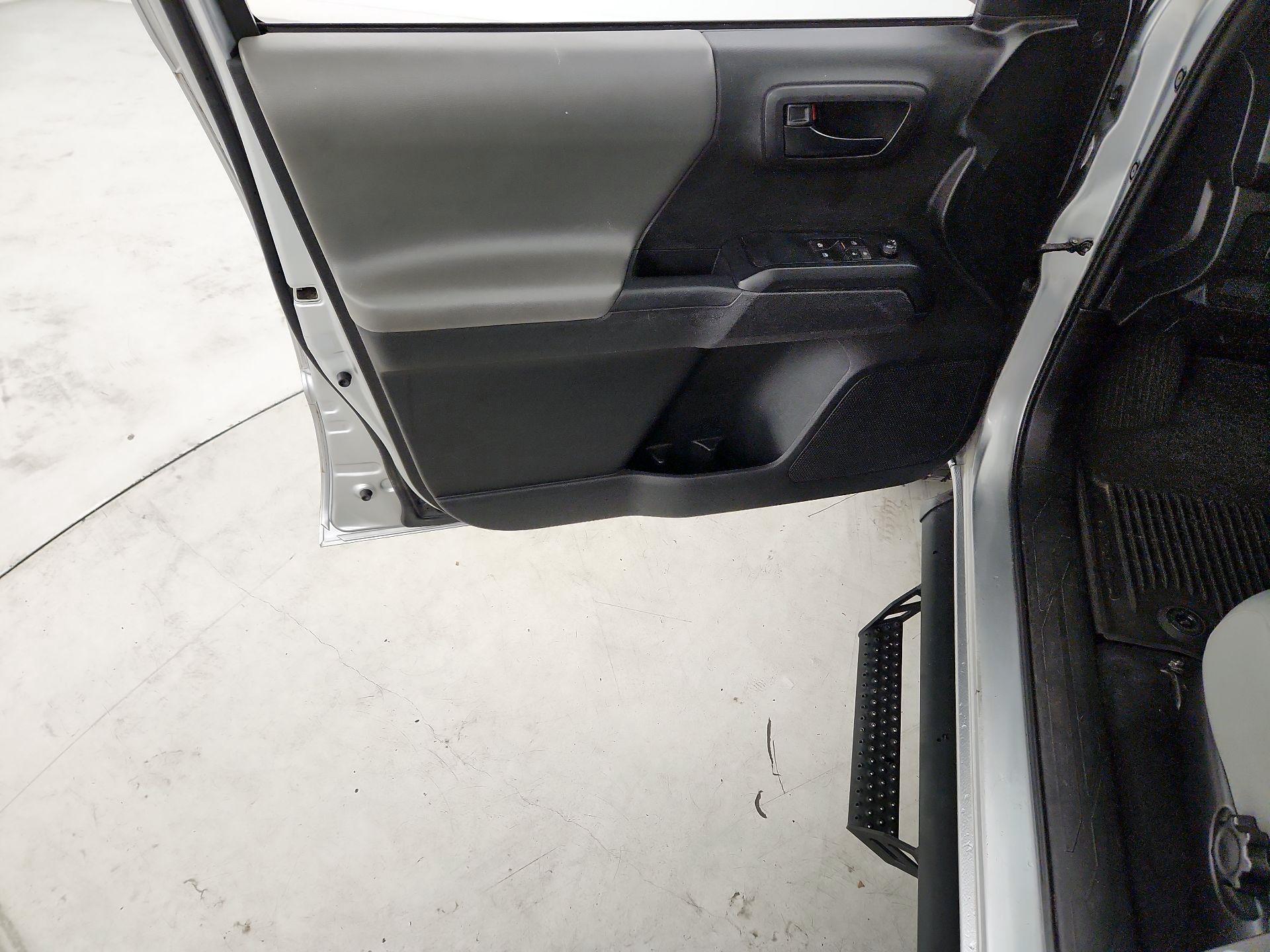 Thumbnail: 2022 Toyota Tacoma - 12