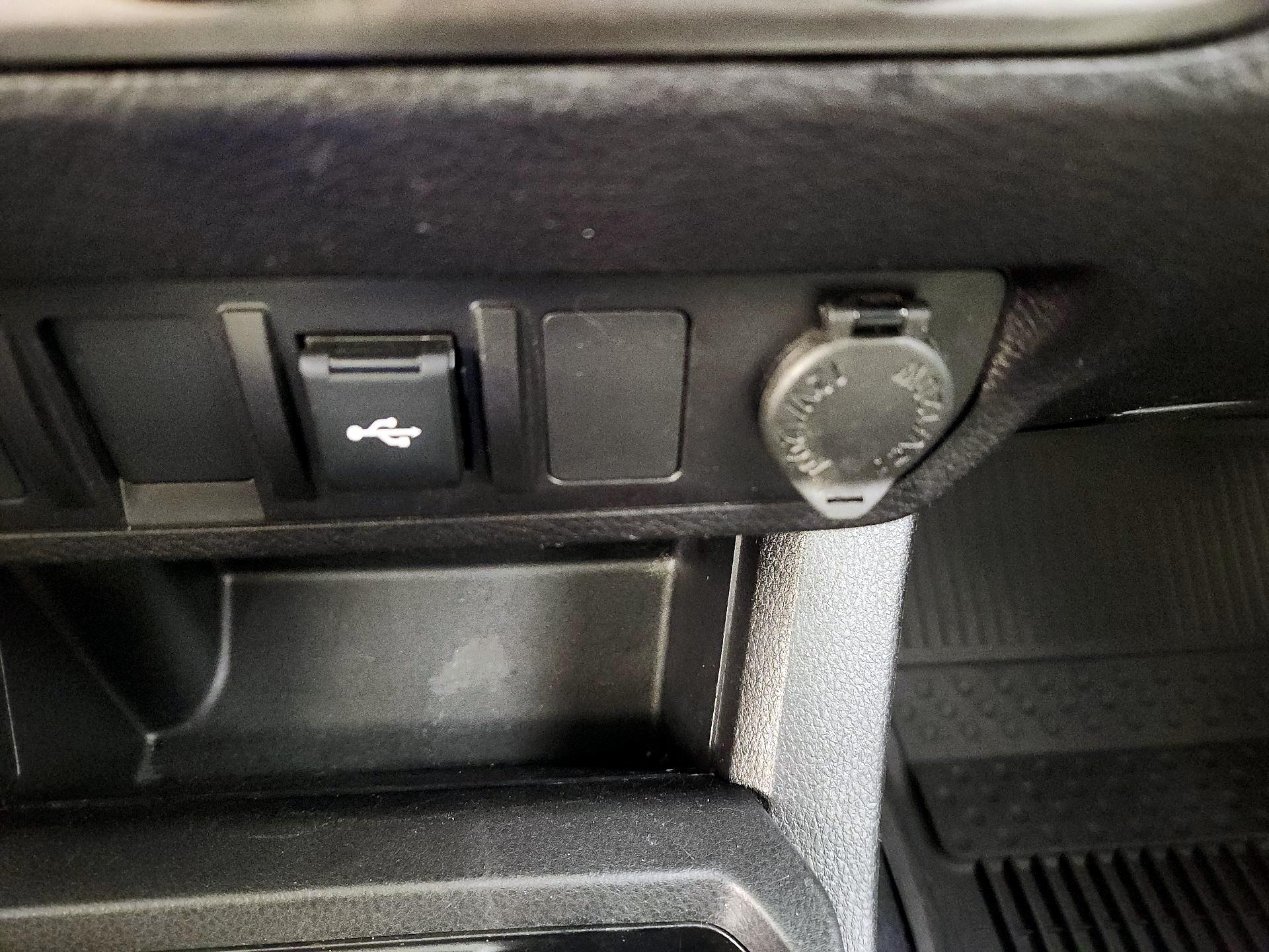 Thumbnail: 2022 Toyota Tacoma - 18