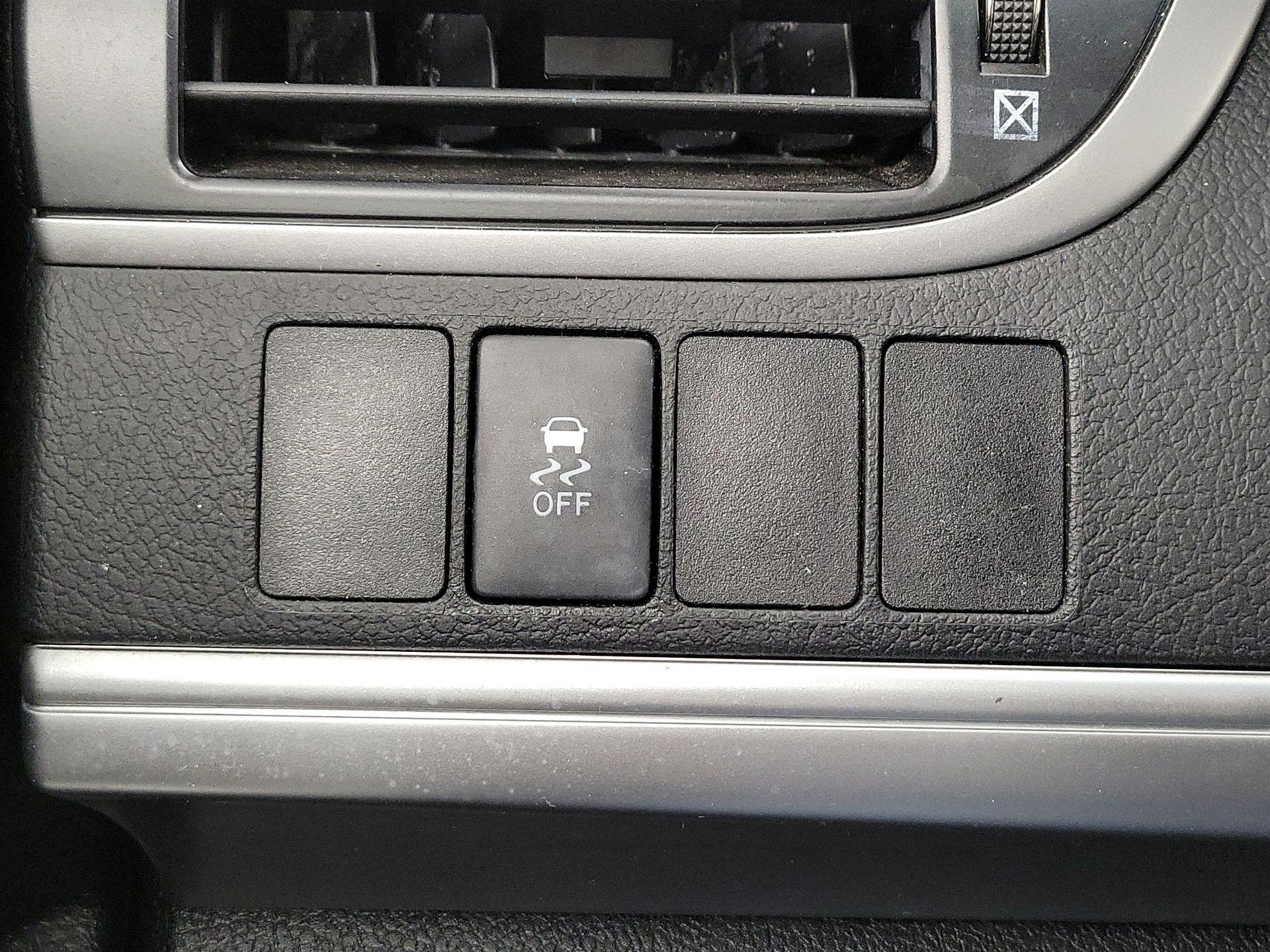 Thumbnail: 2014 Toyota Camry - 13