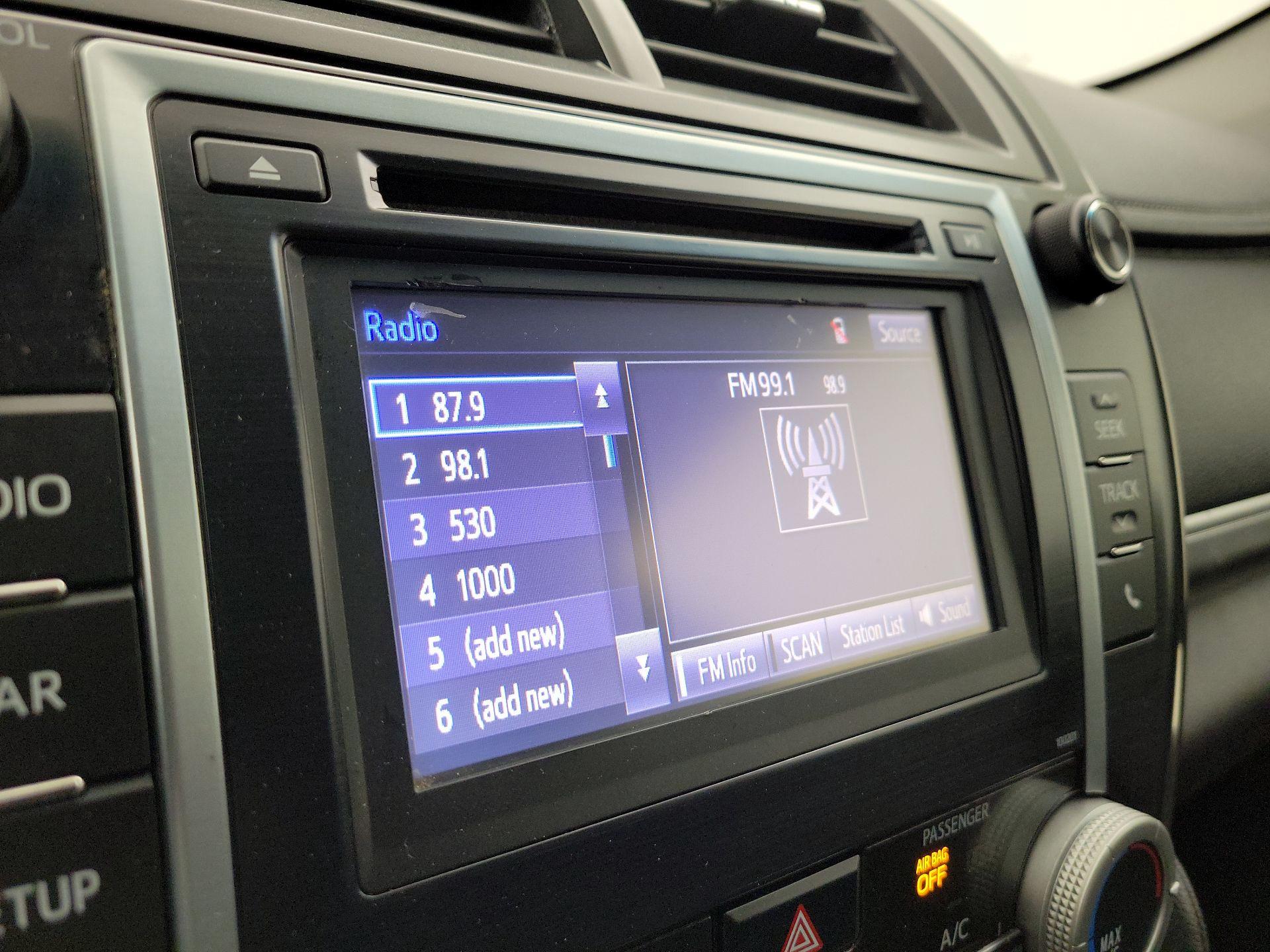 Thumbnail: 2014 Toyota Camry - 15