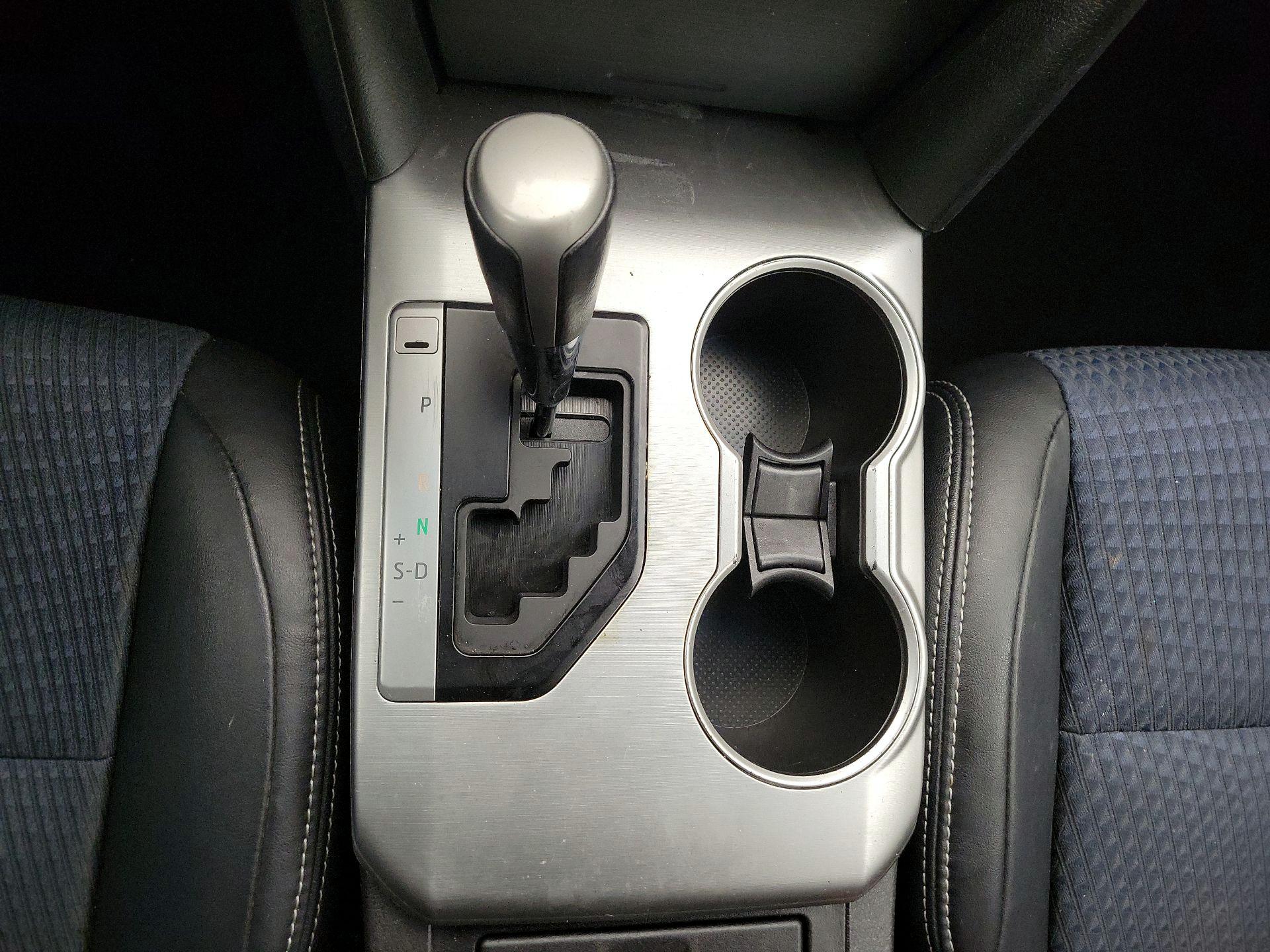 Thumbnail: 2014 Toyota Camry - 17