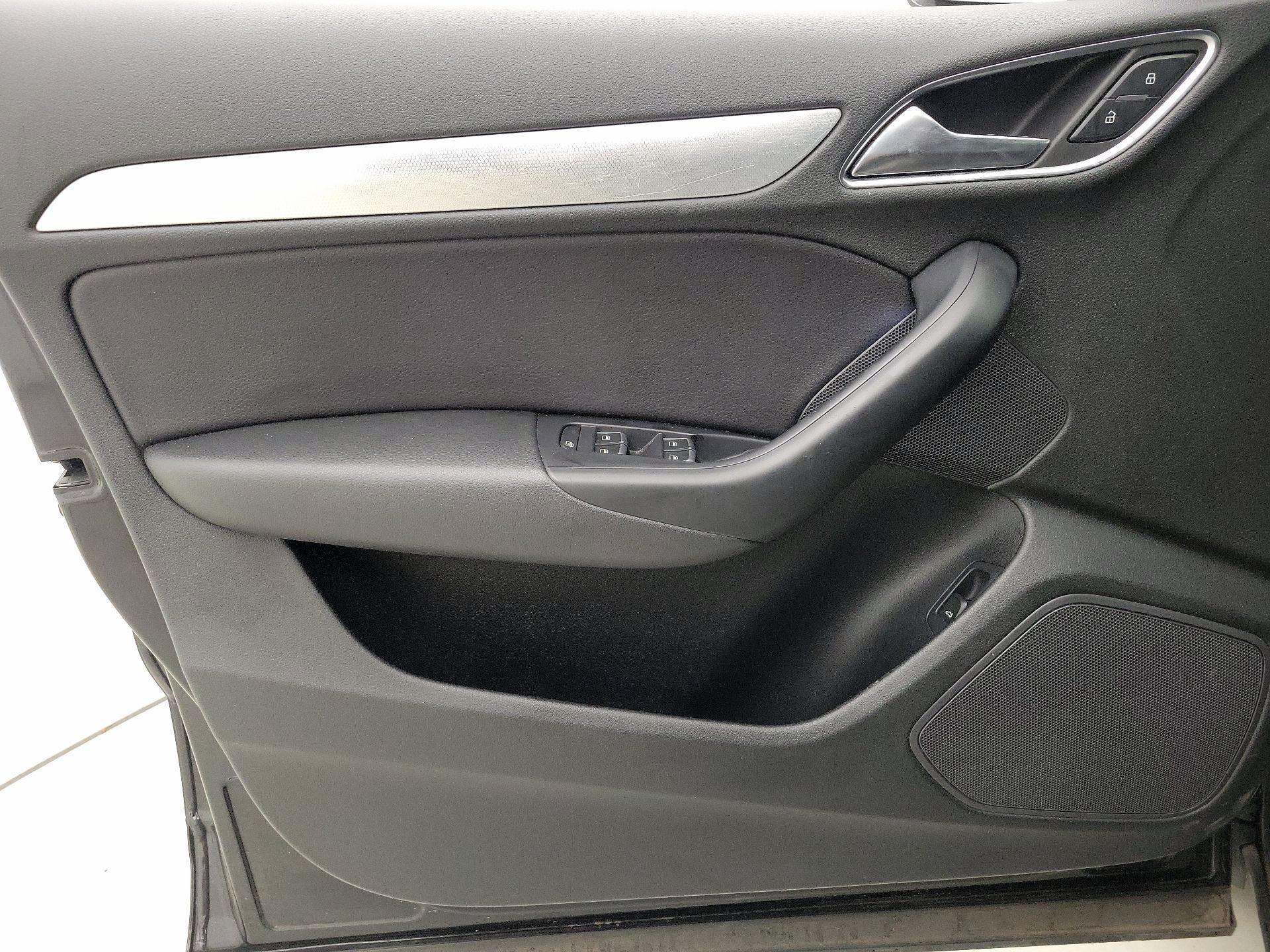 Thumbnail: 2016 Audi Q3 - 12