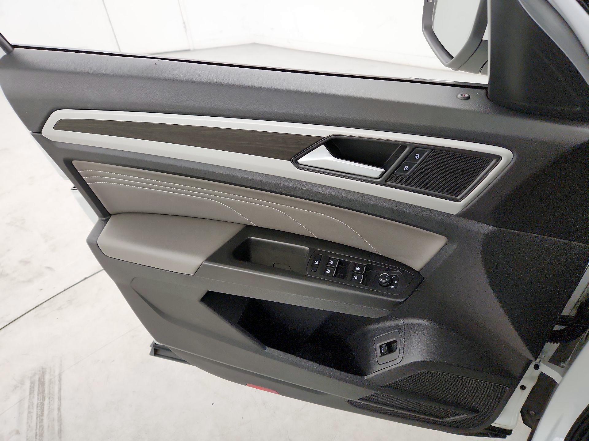 Thumbnail: 2023 Volkswagen Atlas - 12