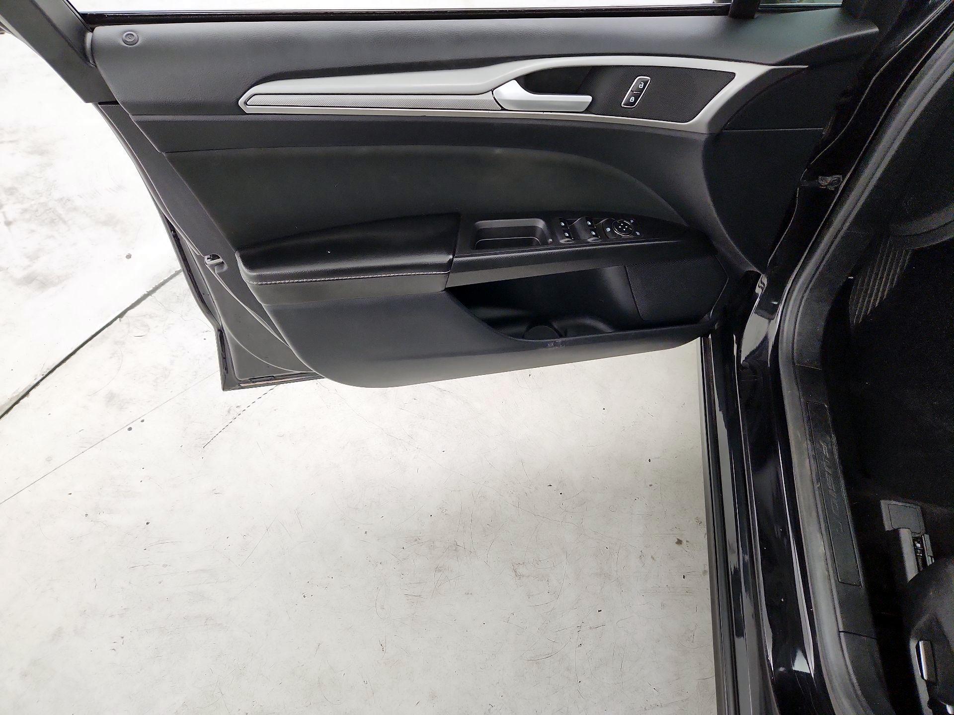 Thumbnail: 2020 Ford Fusion - 12