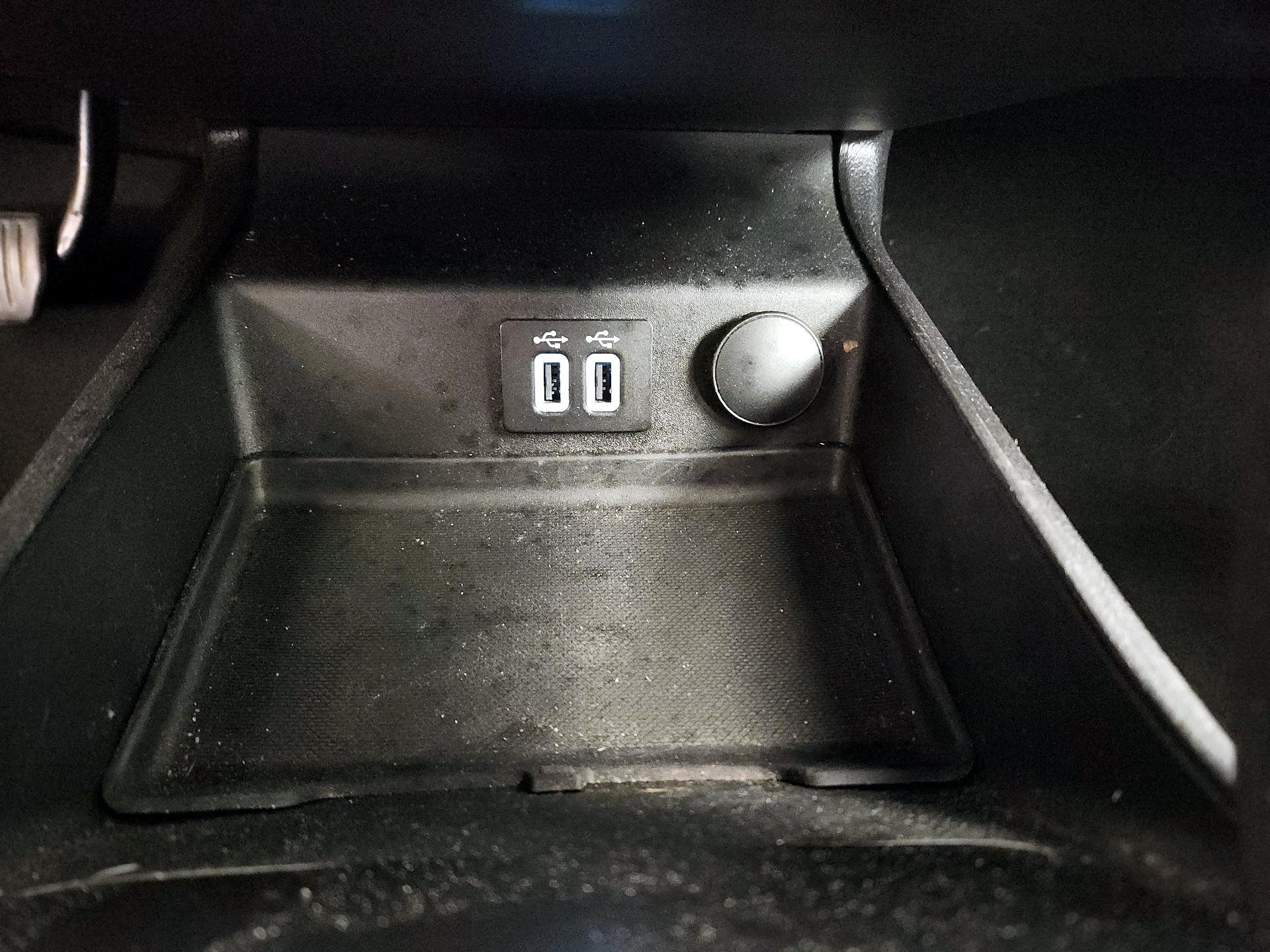 Thumbnail: 2020 Ford Fusion - 18