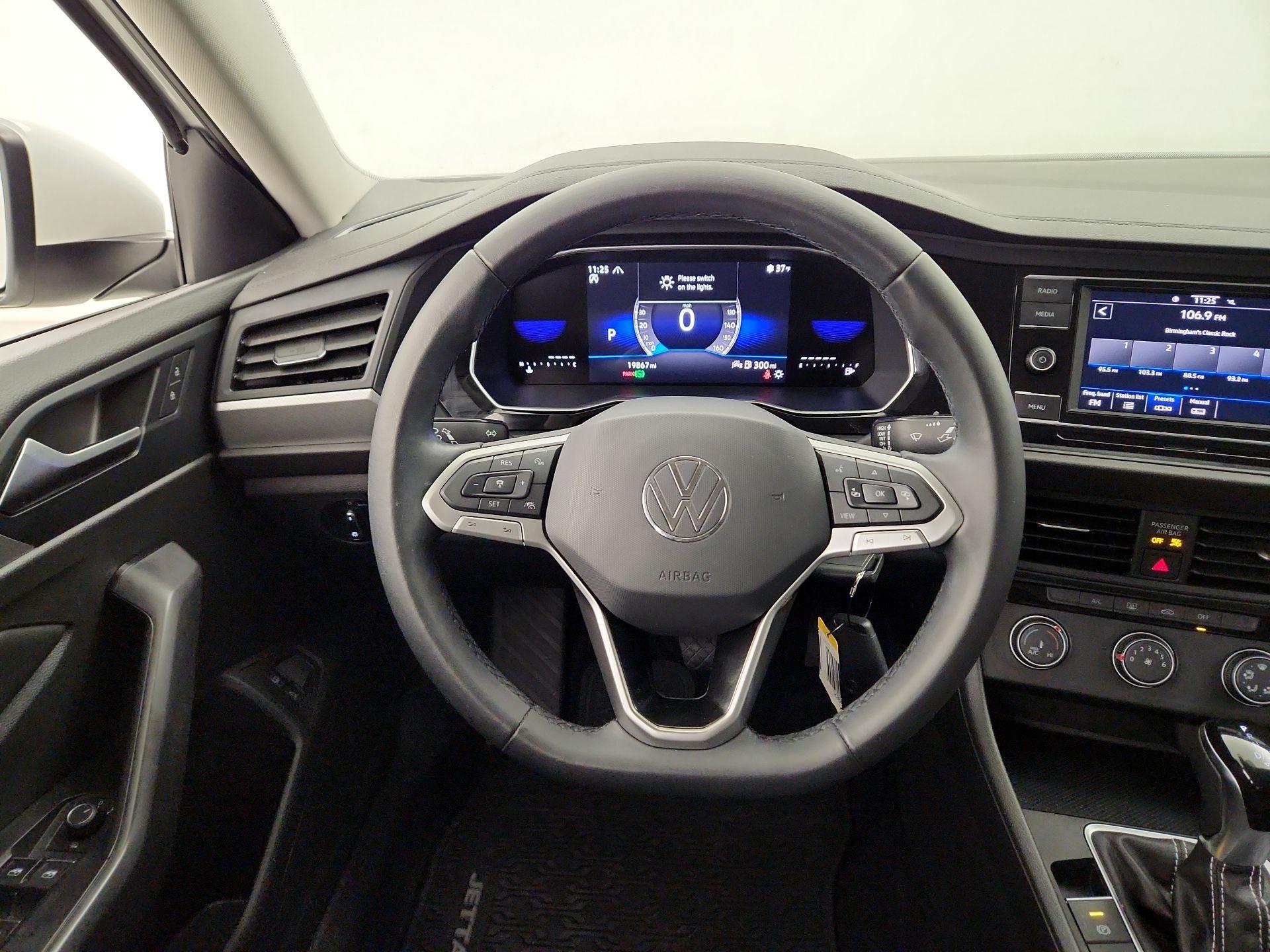 Thumbnail: 2024 Volkswagen Jetta - 10