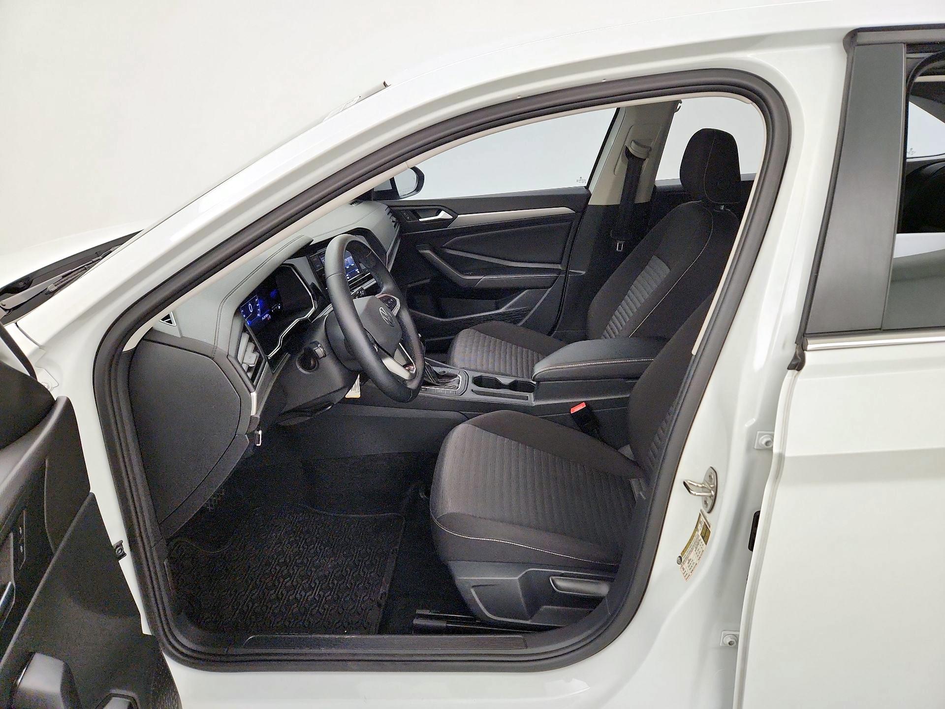 Thumbnail: 2024 Volkswagen Jetta - 11