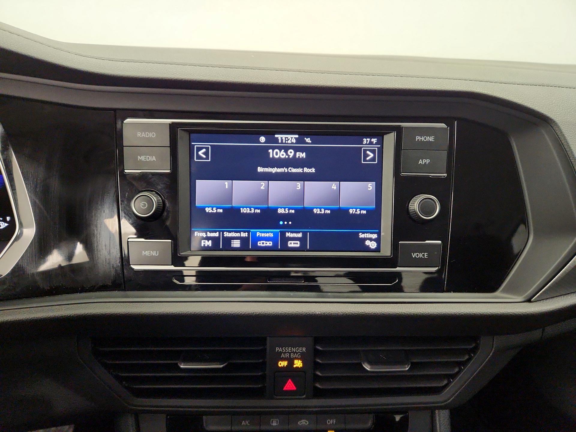 Thumbnail: 2024 Volkswagen Jetta - 15