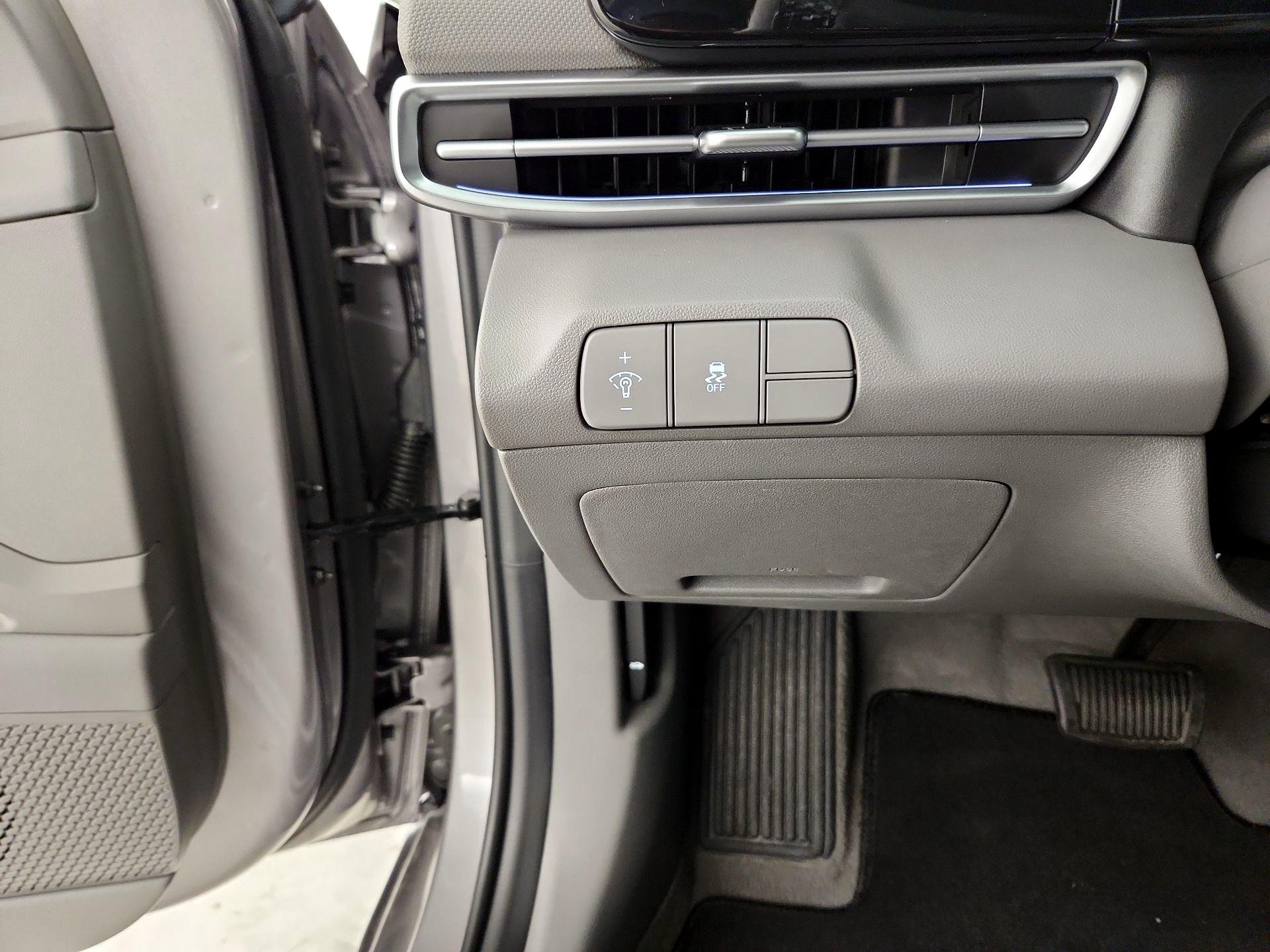 Thumbnail: 2024 Hyundai Elantra - 13