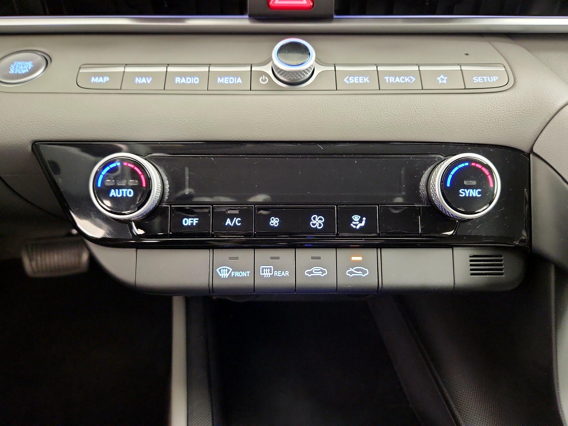 Thumbnail: 2024 Hyundai Elantra - 17