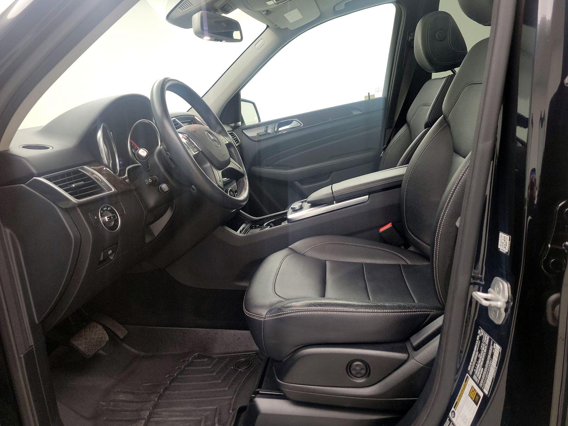 Thumbnail: 2015 Mercedes-Benz M-Class - 11