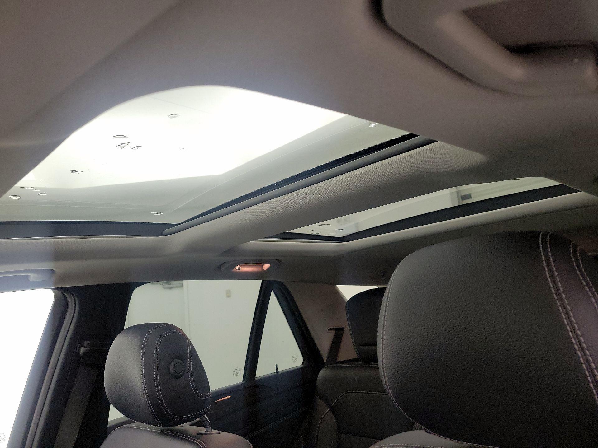 Thumbnail: 2015 Mercedes-Benz M-Class - 20