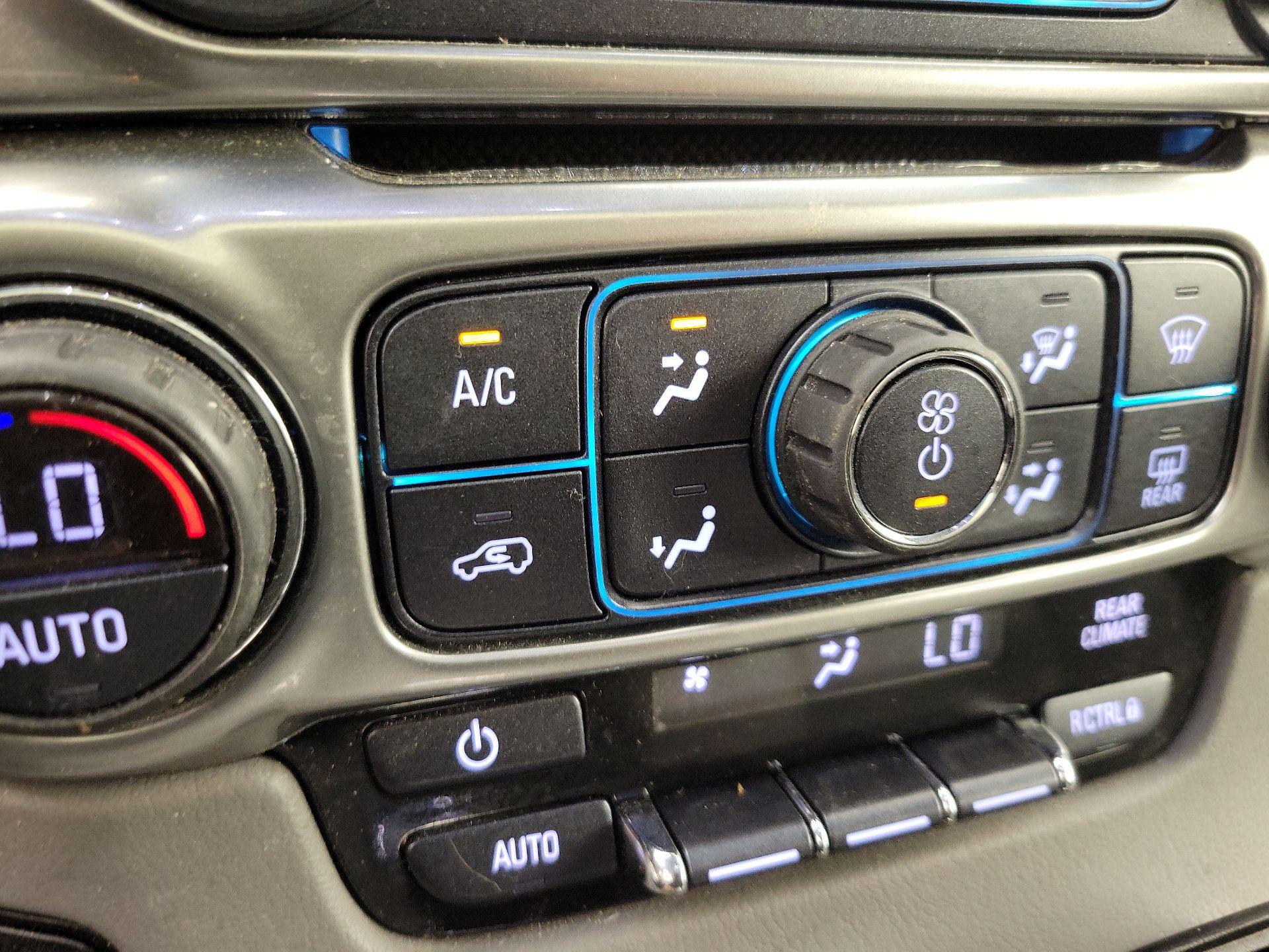 Thumbnail: 2018 Chevrolet Tahoe - 17