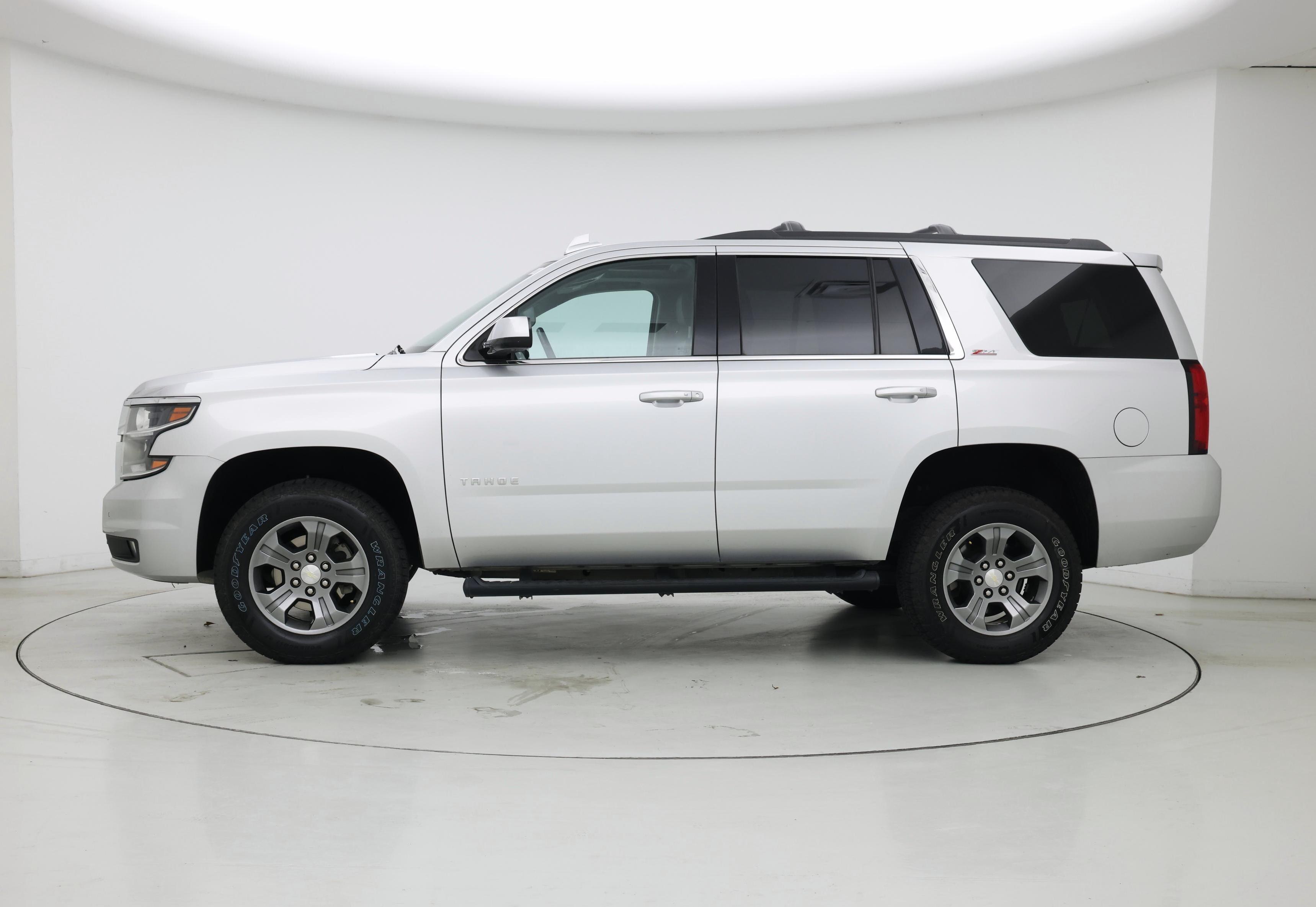 Thumbnail: 2018 Chevrolet Tahoe - 3