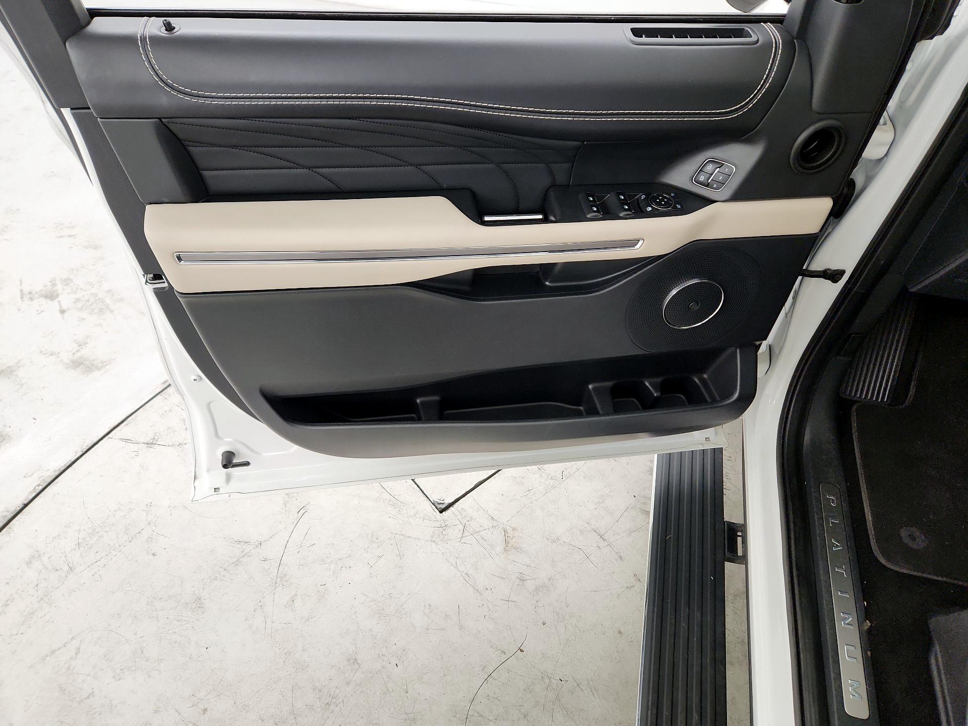 Thumbnail: 2022 Ford Expedition - 12