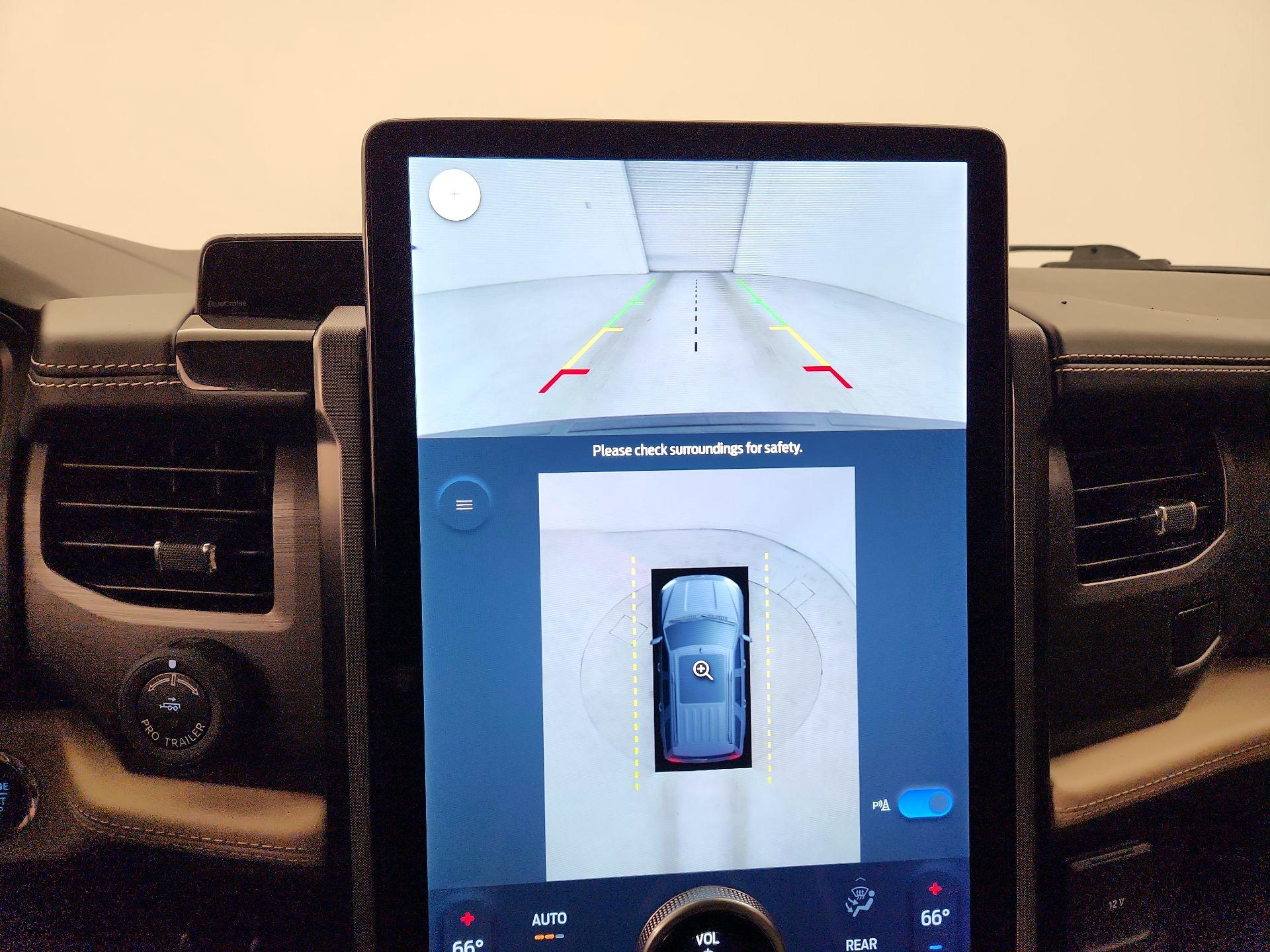 Thumbnail: 2022 Ford Expedition - 15