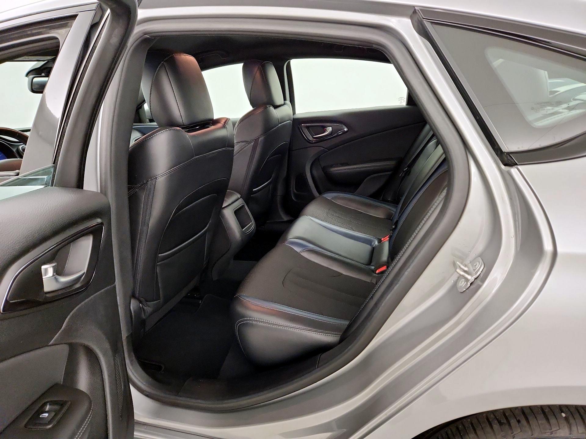 Thumbnail: 2015 Chrysler 200 - 18