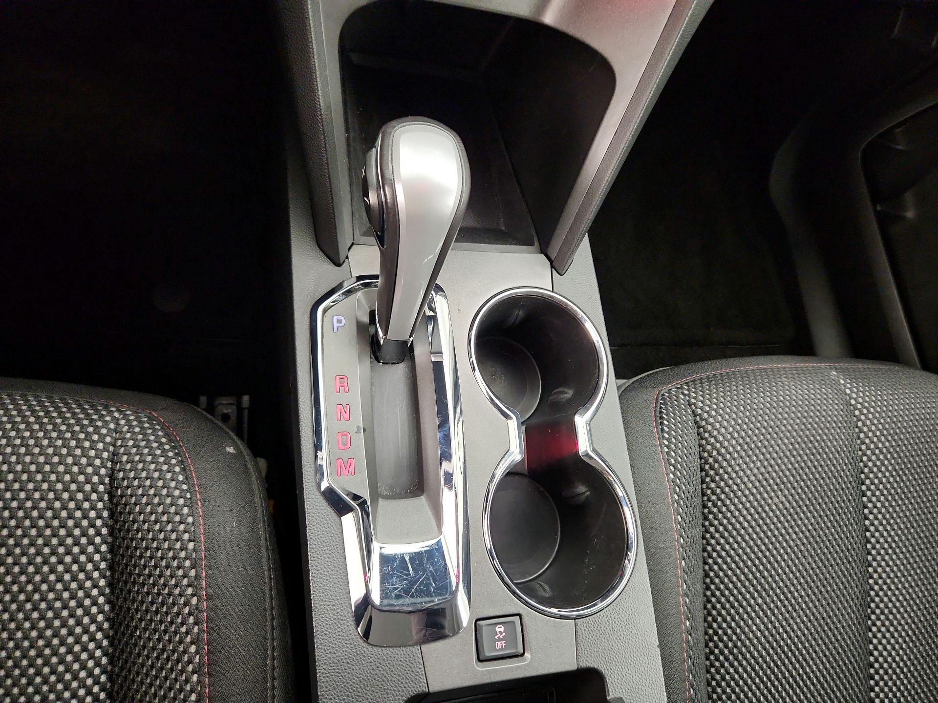 Thumbnail: 2015 GMC Terrain - 18